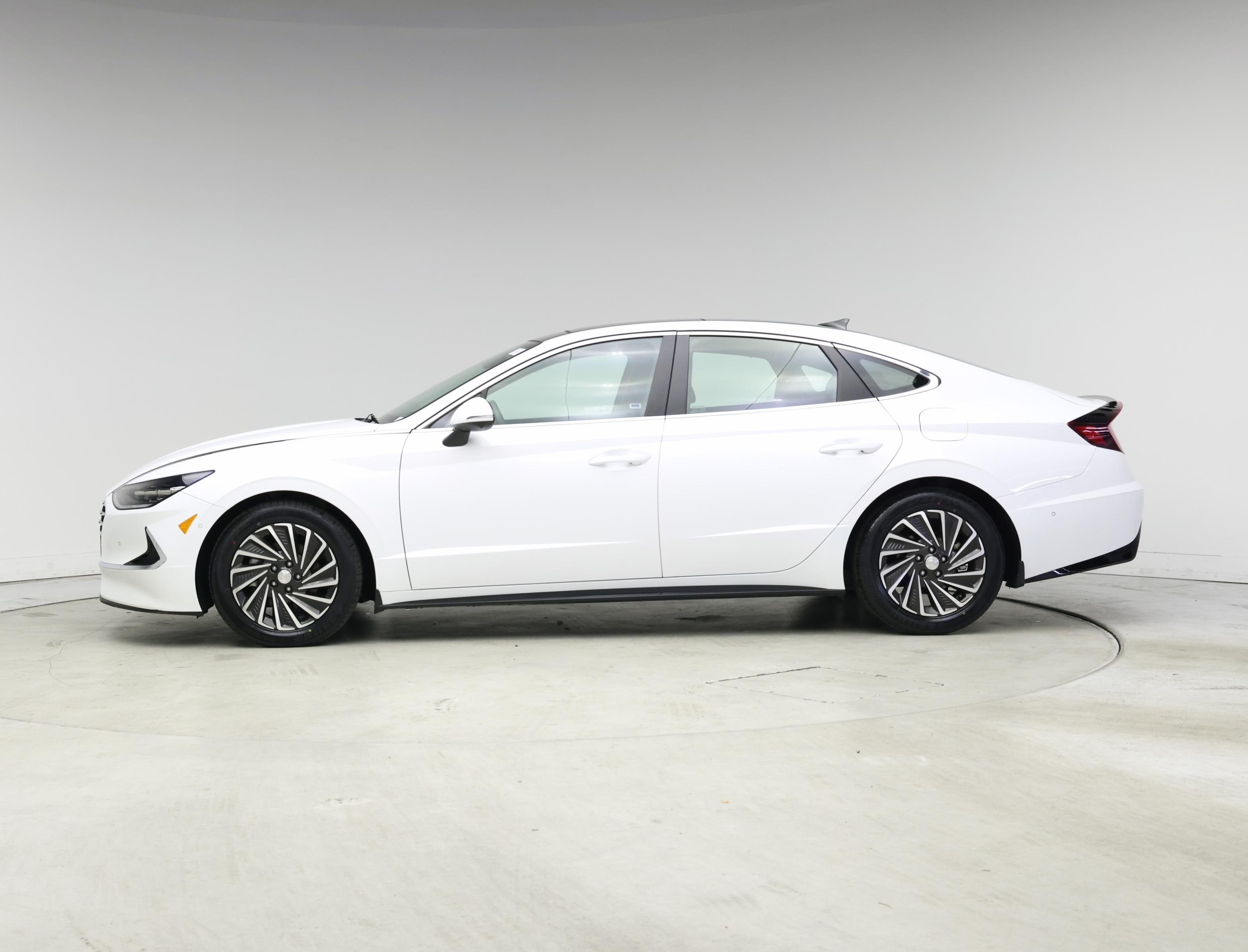 Thumbnail: 2023 Hyundai Sonata - 3