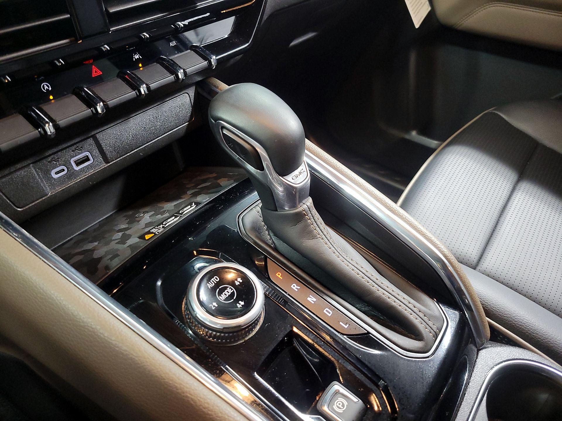 Thumbnail: 2024 GMC Canyon - 18