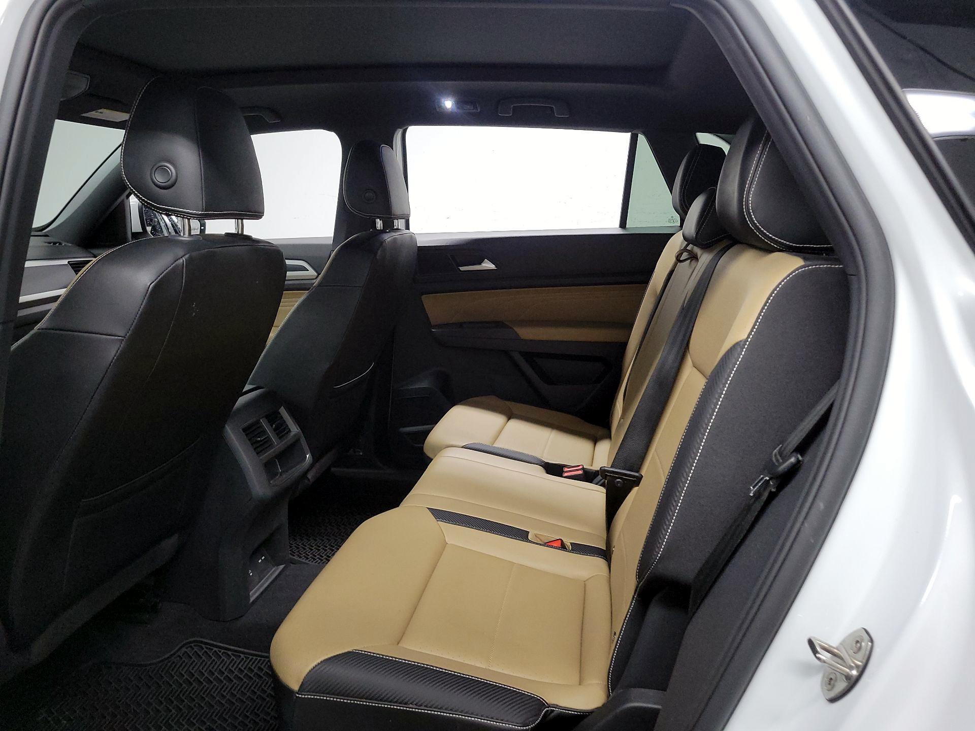 Thumbnail: 2023 Volkswagen Atlas - 17