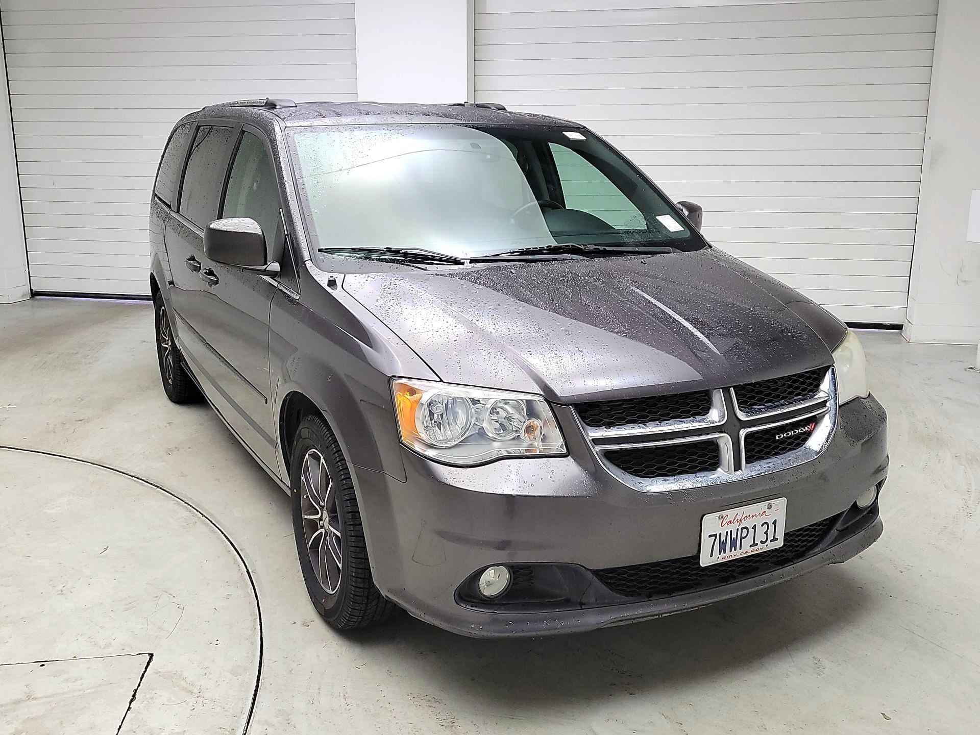 Thumbnail: 2017 Dodge Grand Caravan - 1