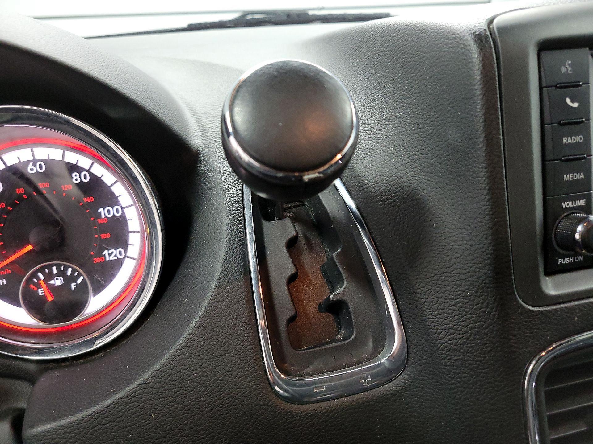 Thumbnail: 2017 Dodge Grand Caravan - 14