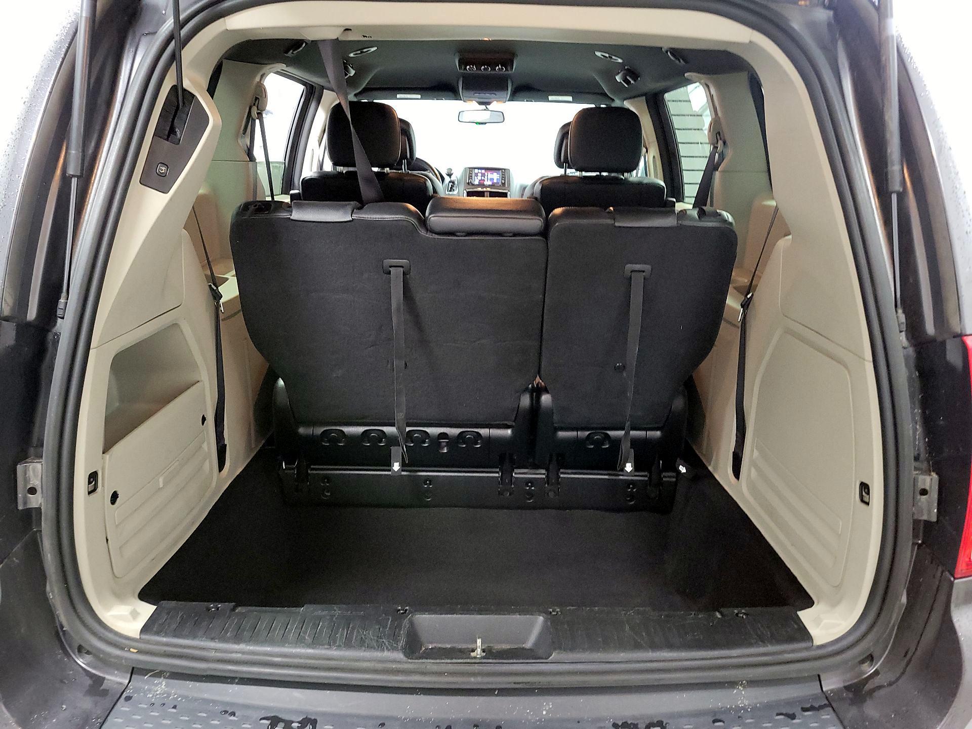 Thumbnail: 2017 Dodge Grand Caravan - 16