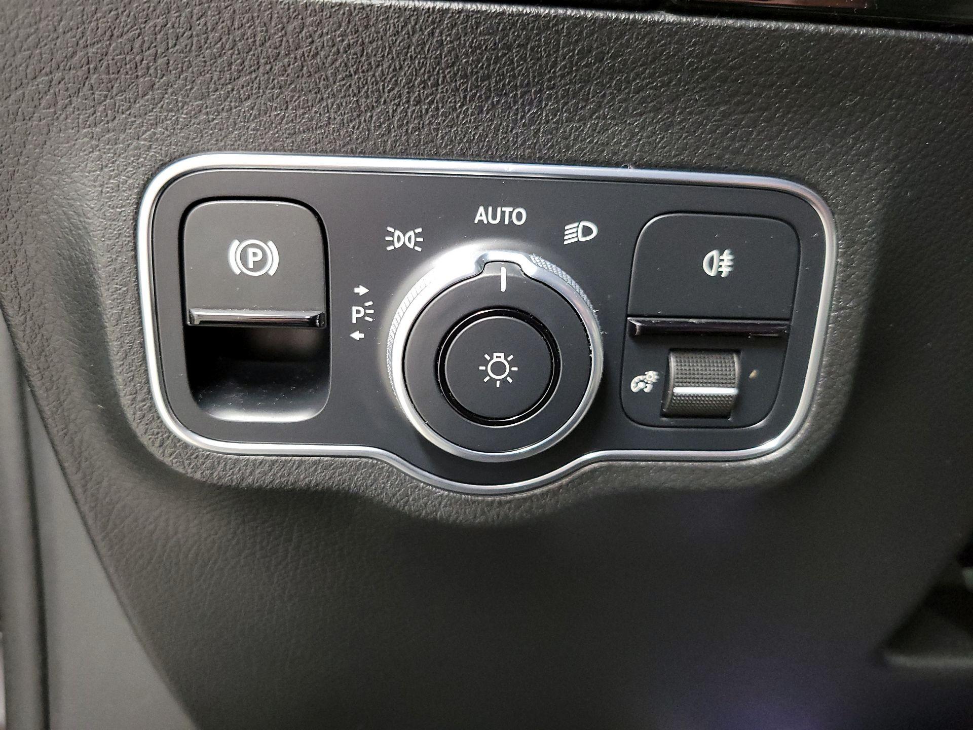 Thumbnail: 2021 Mercedes-Benz GLA - 13