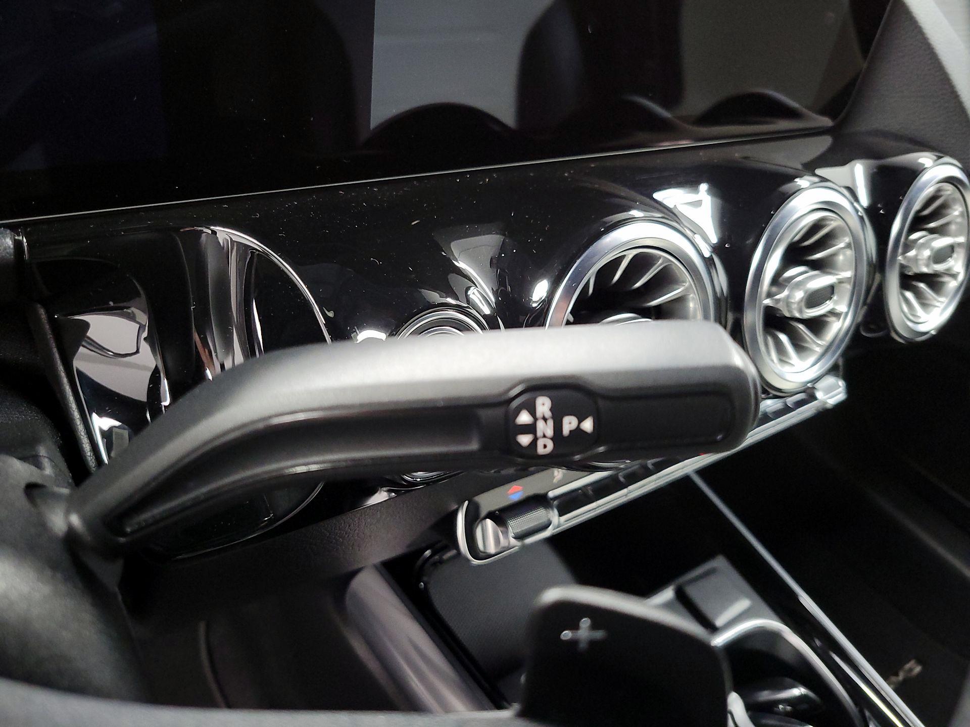 Thumbnail: 2021 Mercedes-Benz GLA - 17