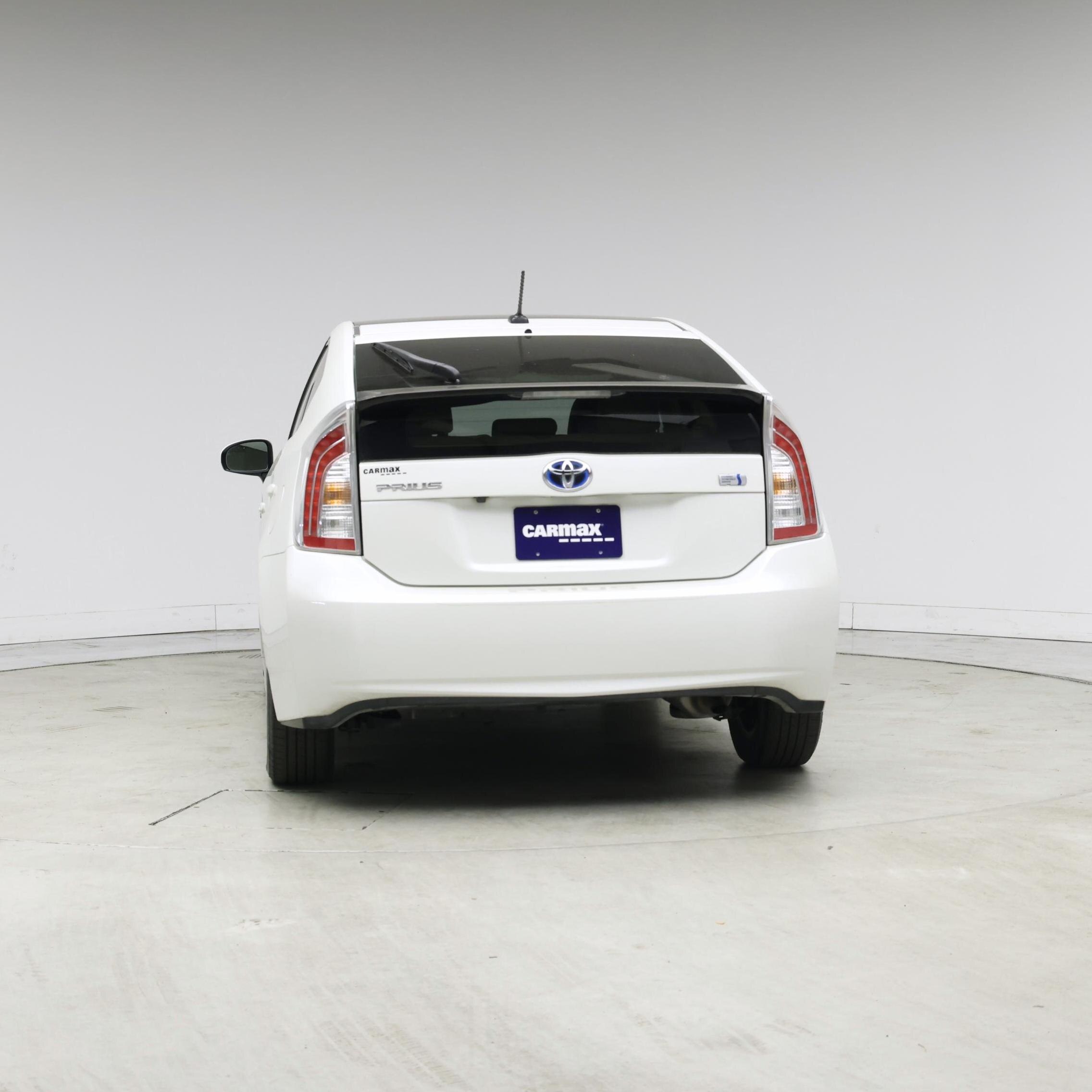 Thumbnail: 2015 Toyota Prius - 6