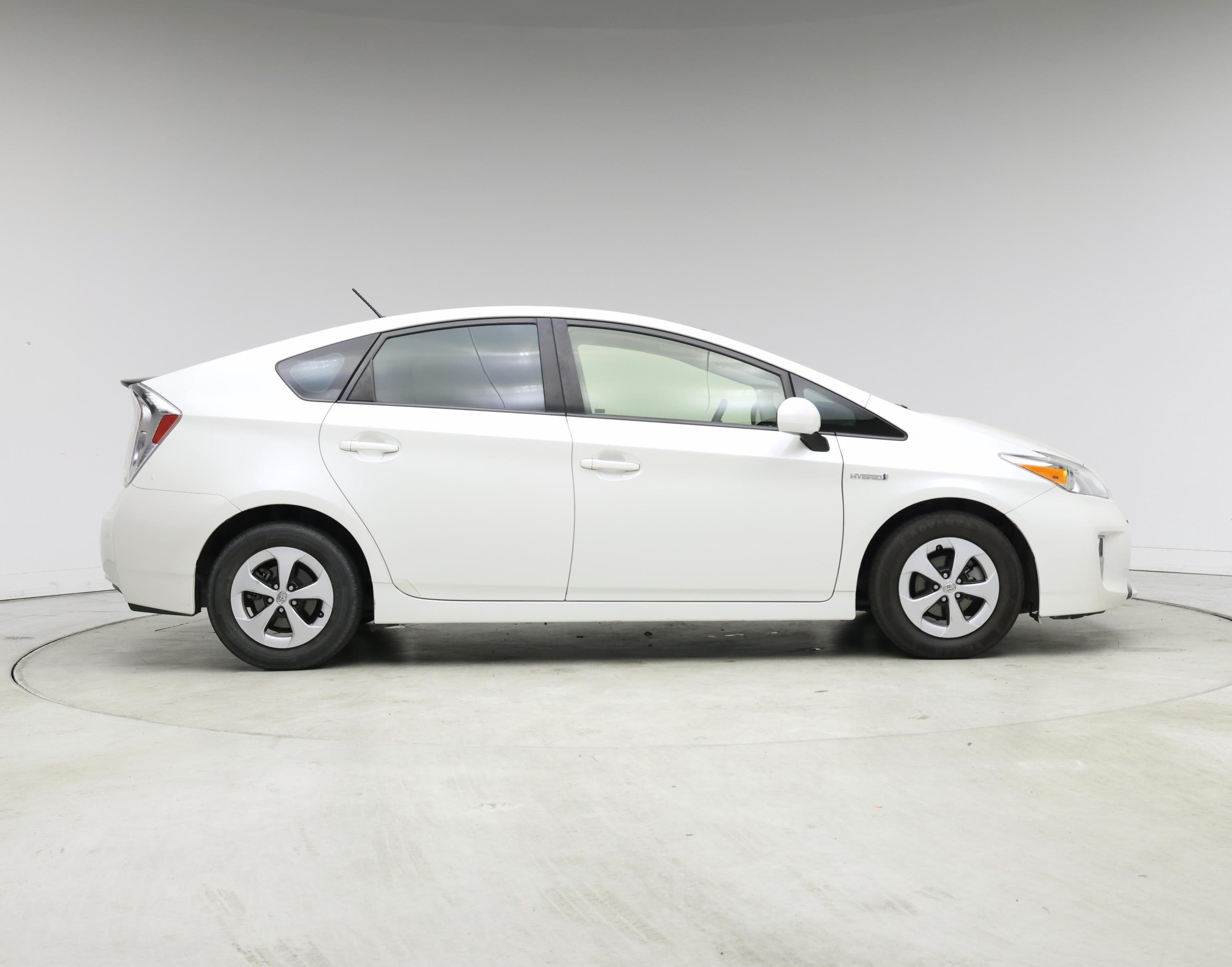 Thumbnail: 2015 Toyota Prius - 7