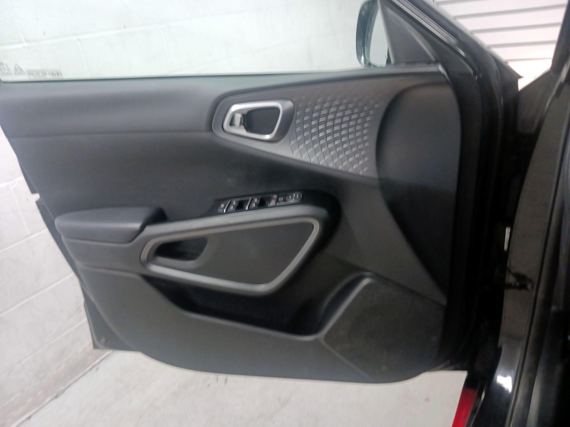 Thumbnail: 2020 Kia Soul - 10