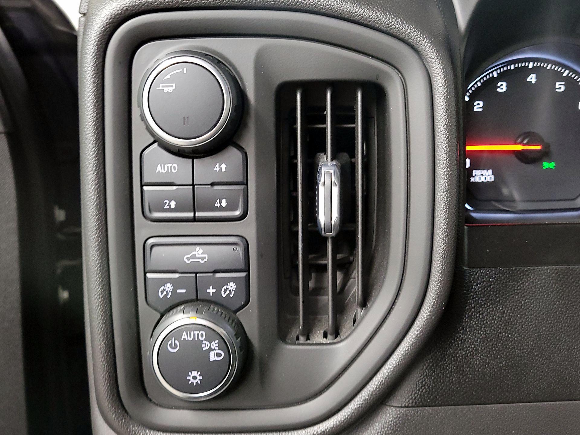 Thumbnail: 2021 Chevrolet Silverado 1500 - 13