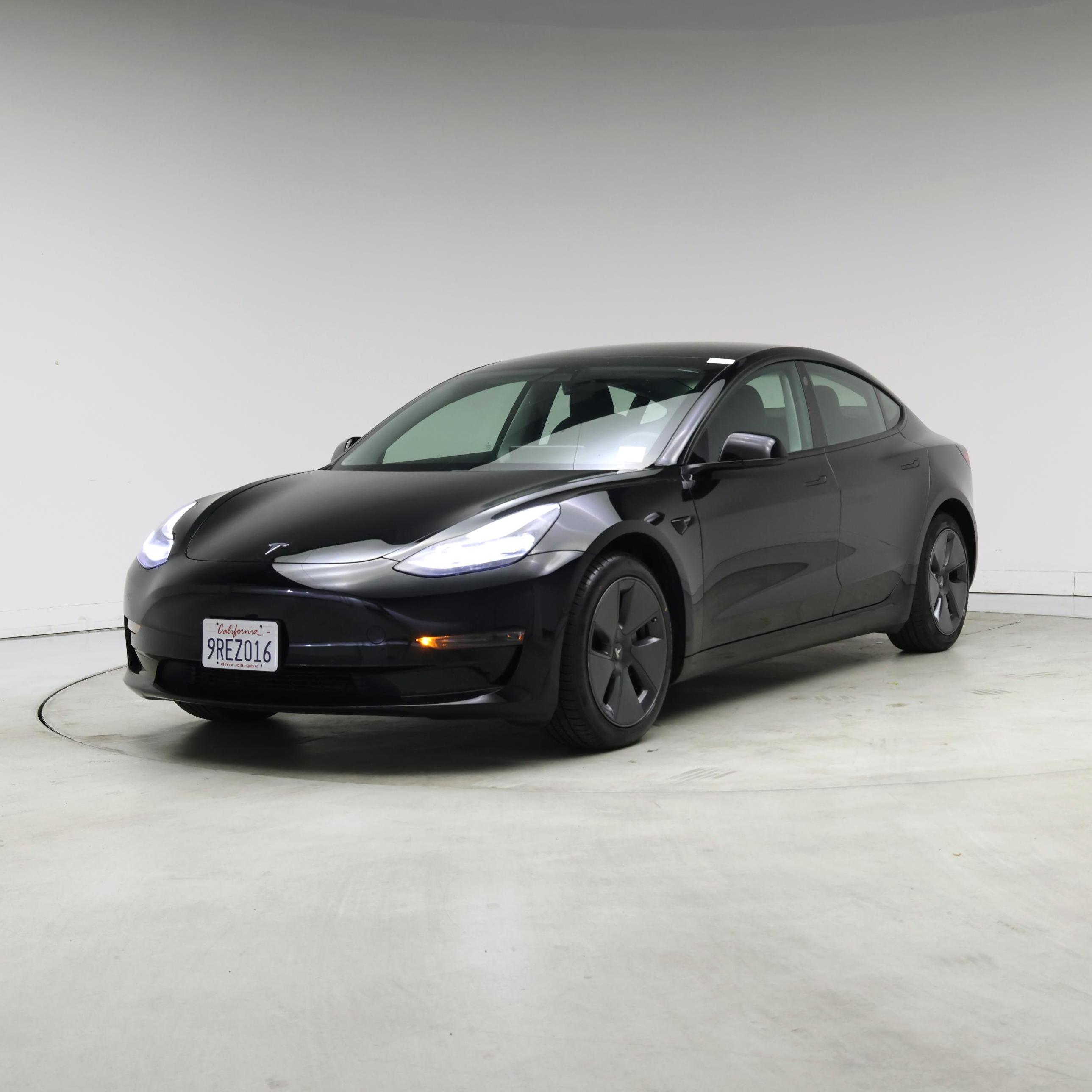 Thumbnail: 2021 Tesla Model 3 - 4