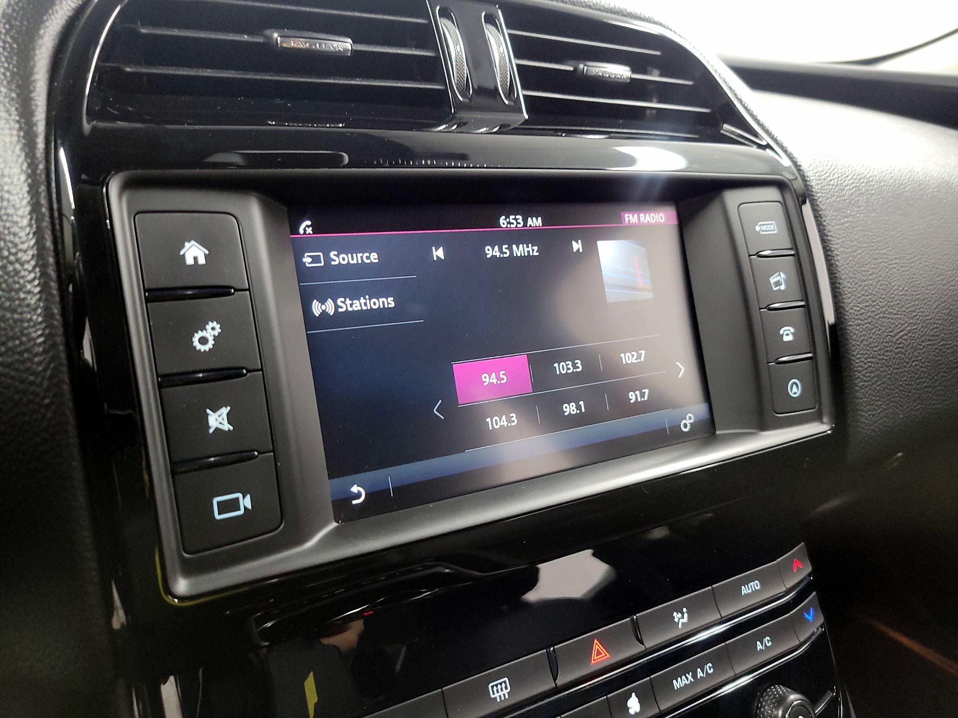 Thumbnail: 2018 Jaguar XE - 16