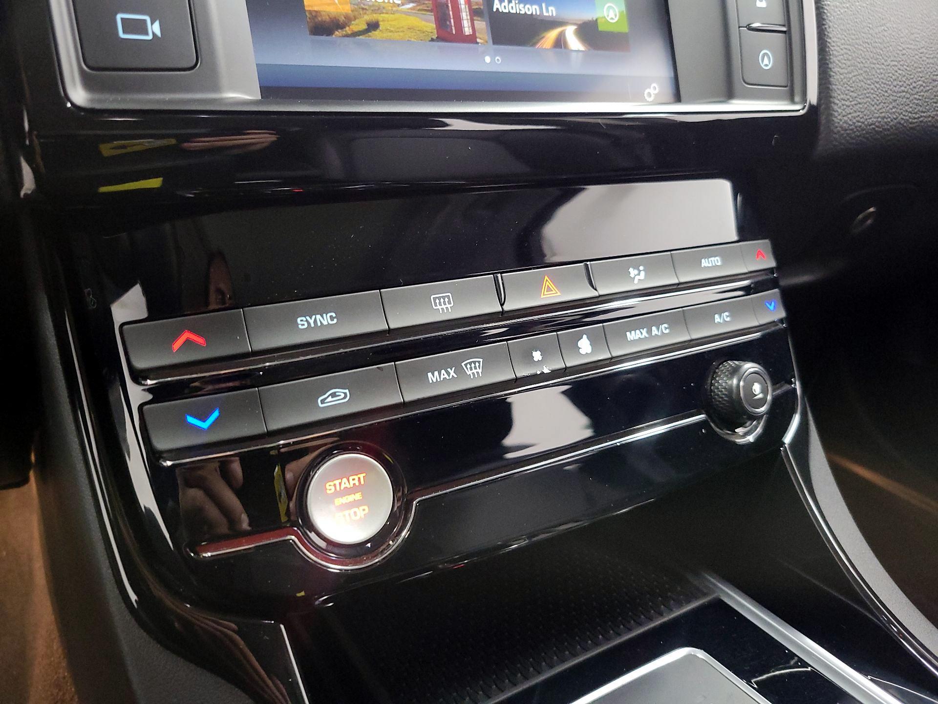 Thumbnail: 2018 Jaguar XE - 17