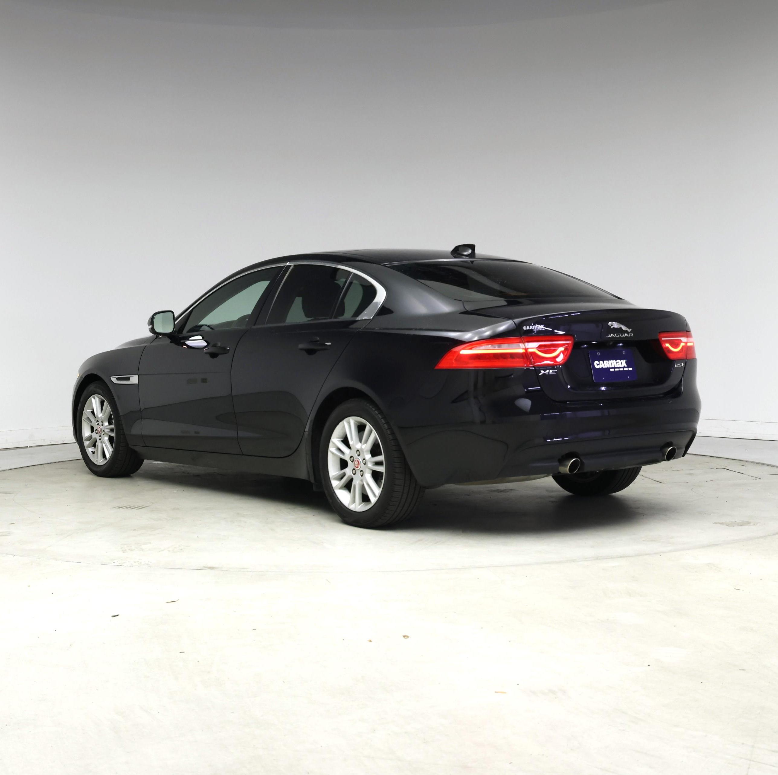 Thumbnail: 2018 Jaguar XE - 2