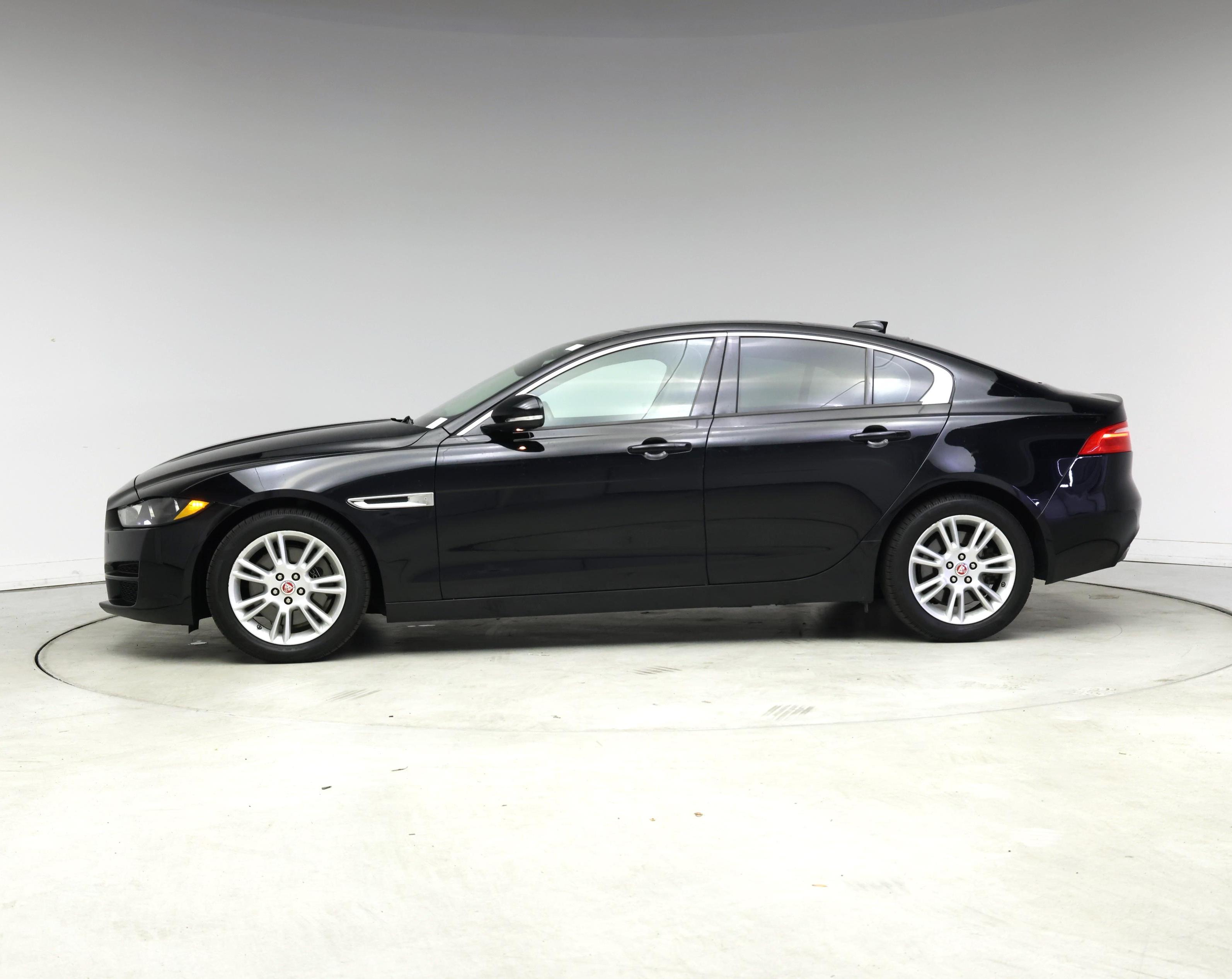 Thumbnail: 2018 Jaguar XE - 3