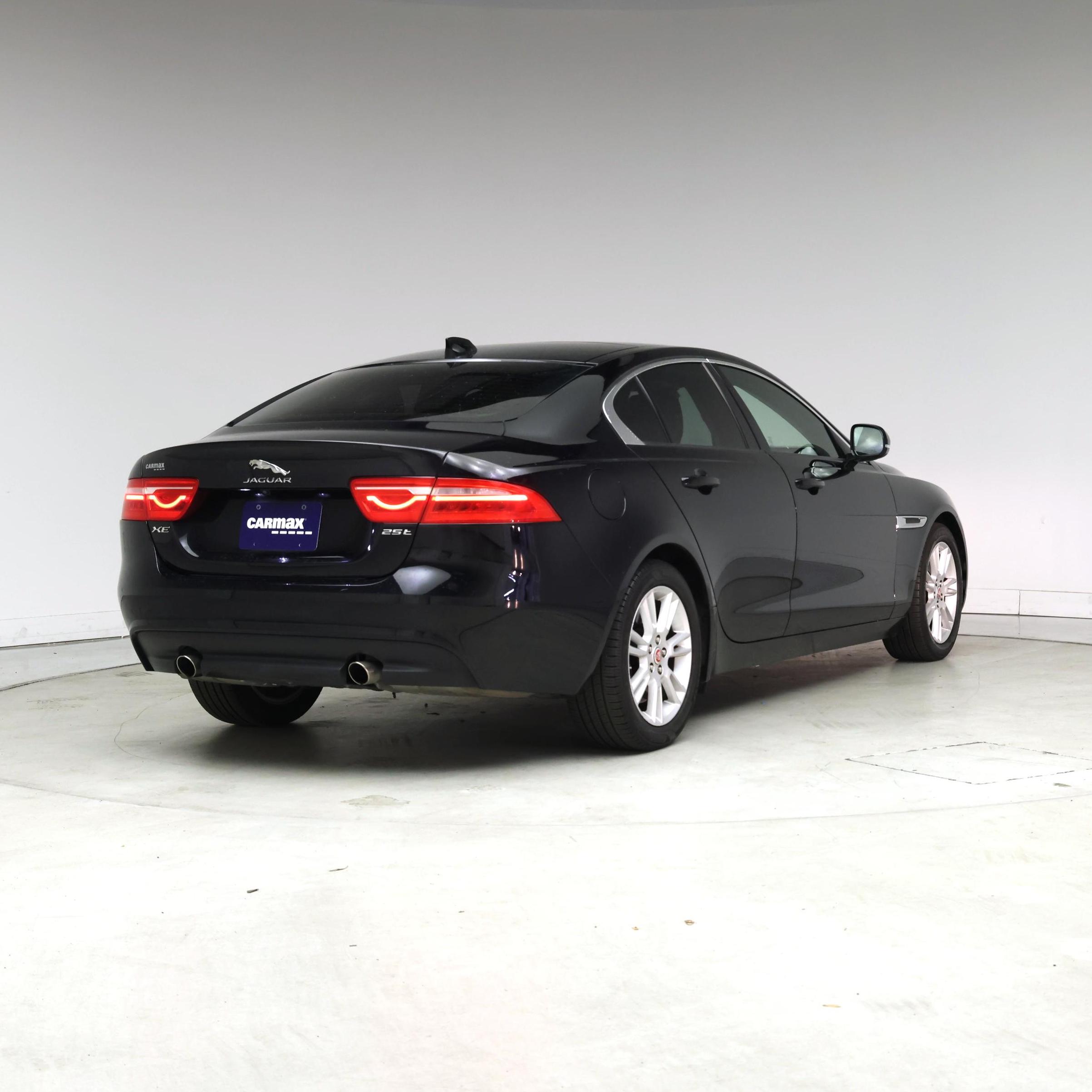 Thumbnail: 2018 Jaguar XE - 8