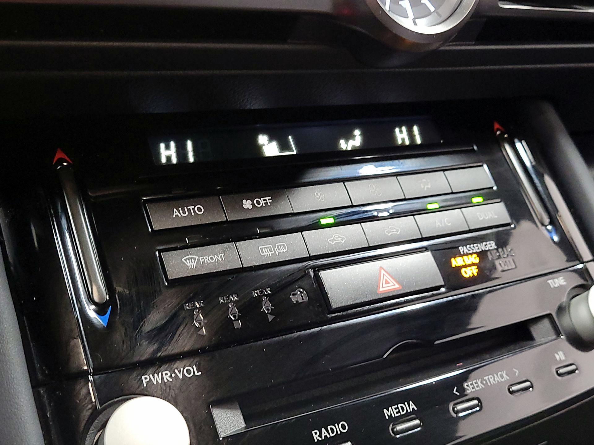 Thumbnail: 2022 Lexus IS - 17