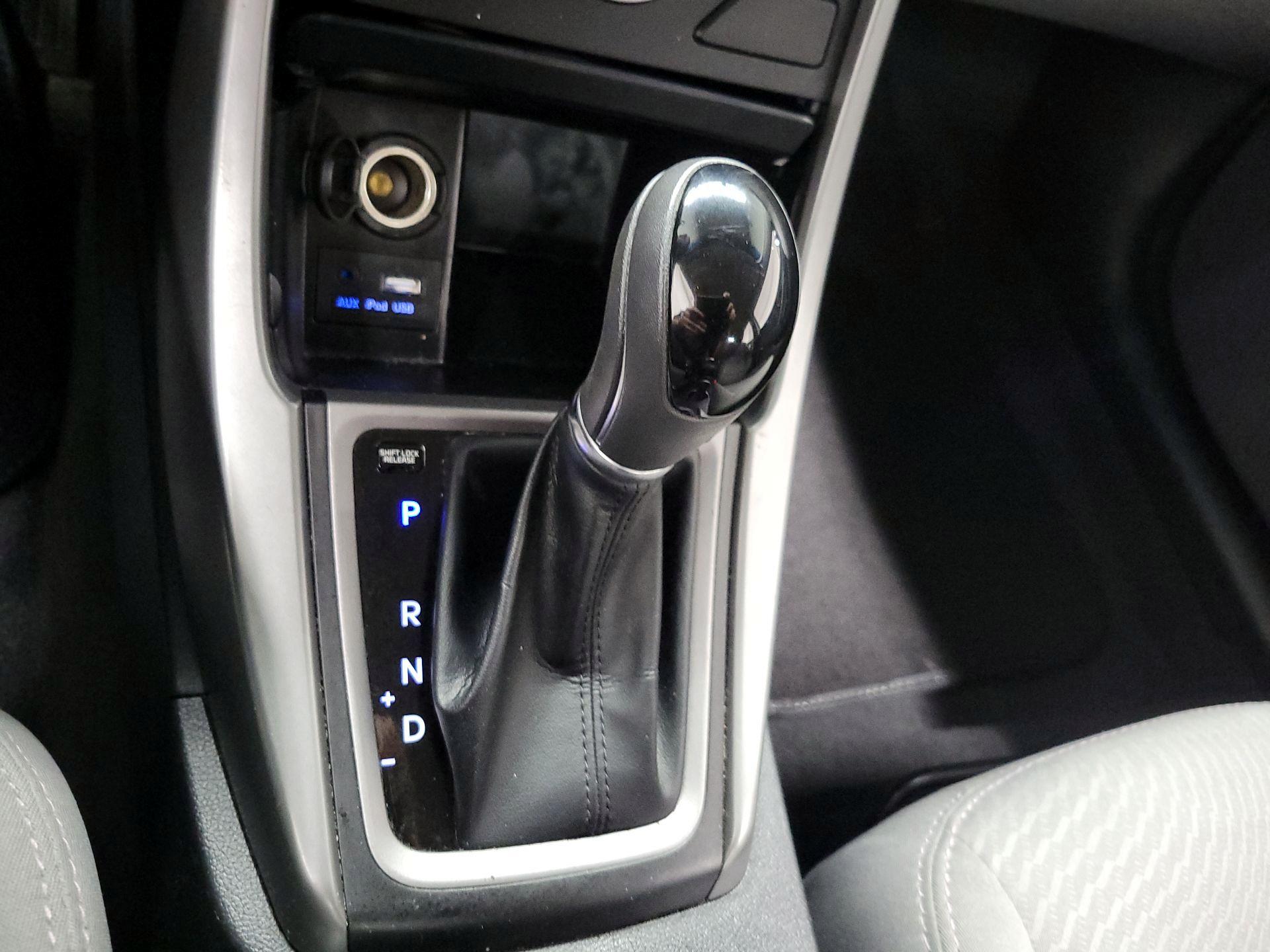 Thumbnail: 2016 Hyundai Elantra - 13