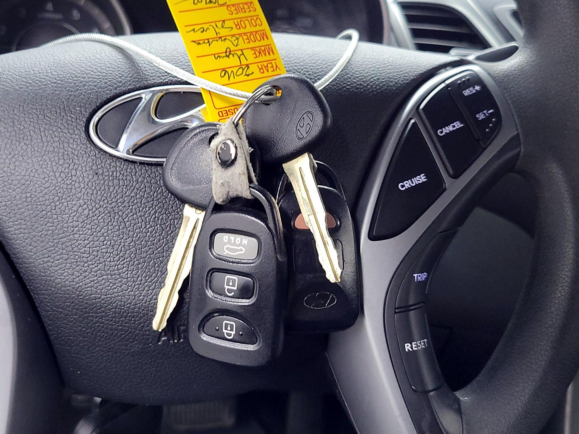 Thumbnail: 2016 Hyundai Elantra - 17