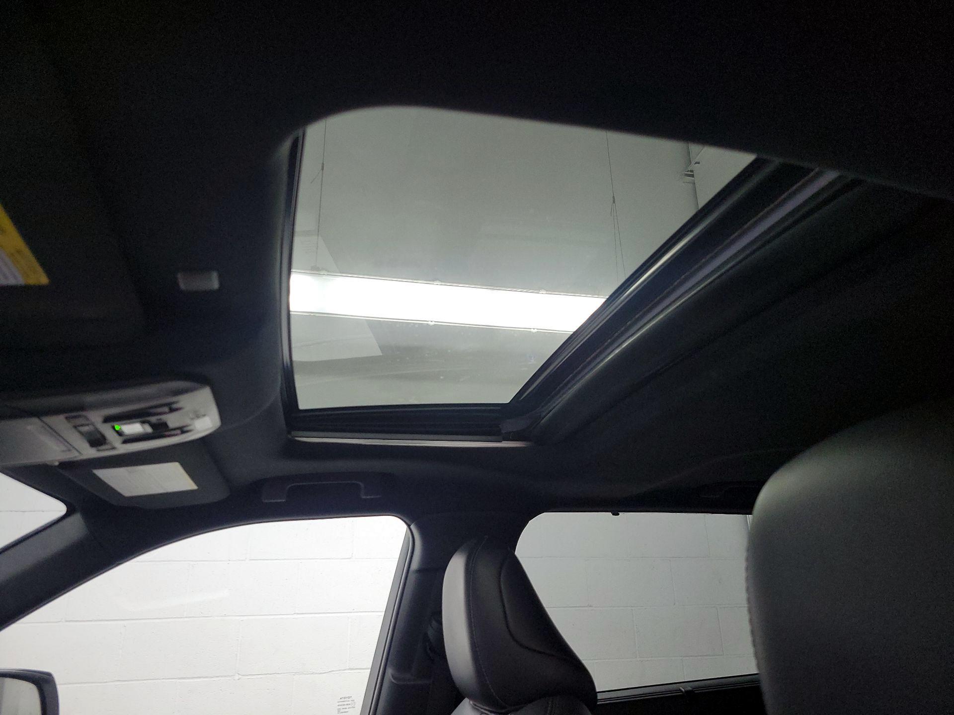 Thumbnail: 2021 Toyota Highlander - 20