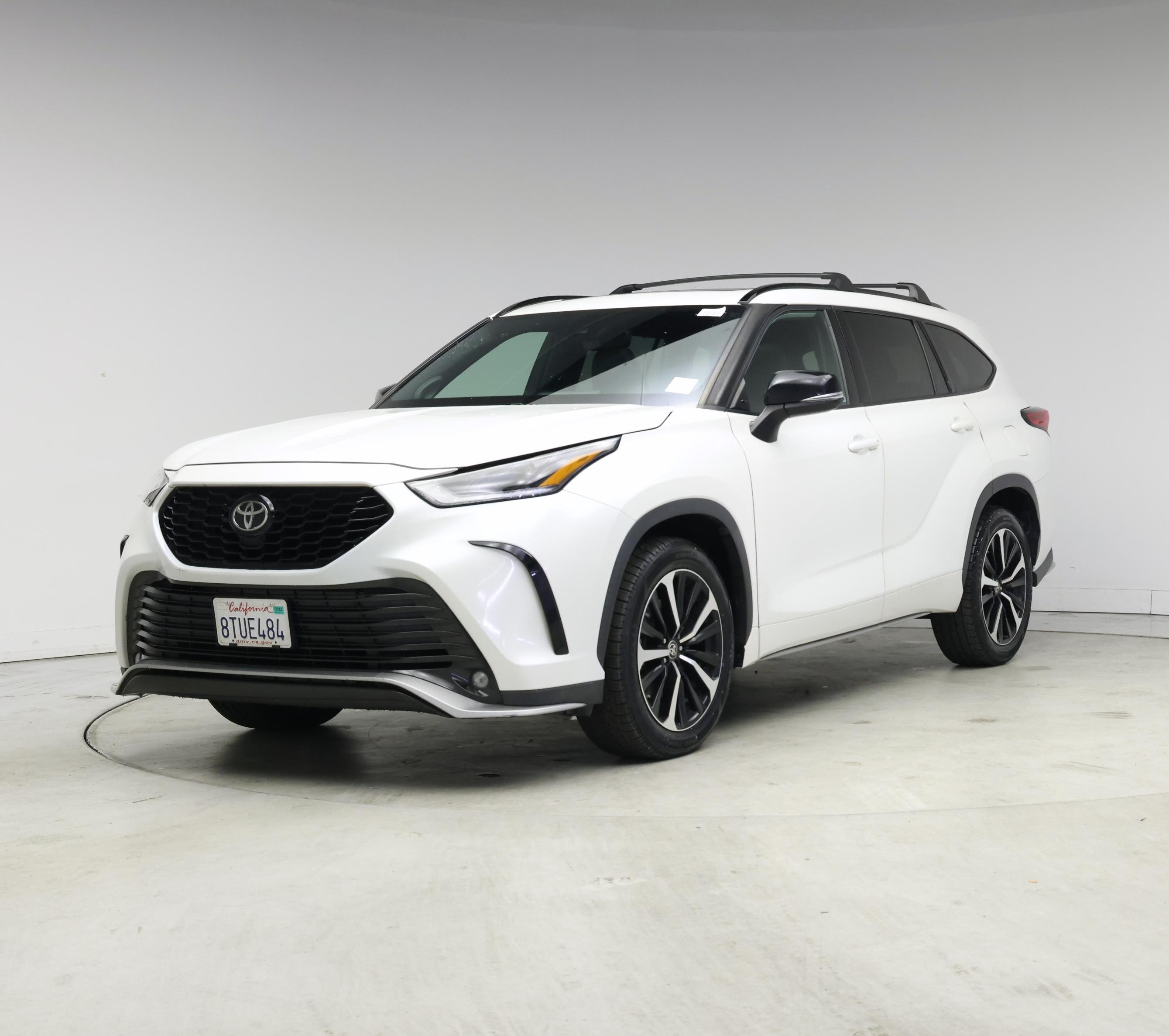 Thumbnail: 2021 Toyota Highlander - 4