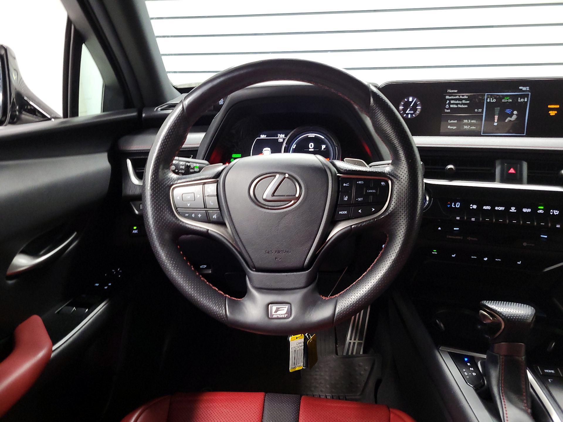 Thumbnail: 2020 Lexus UX - 10