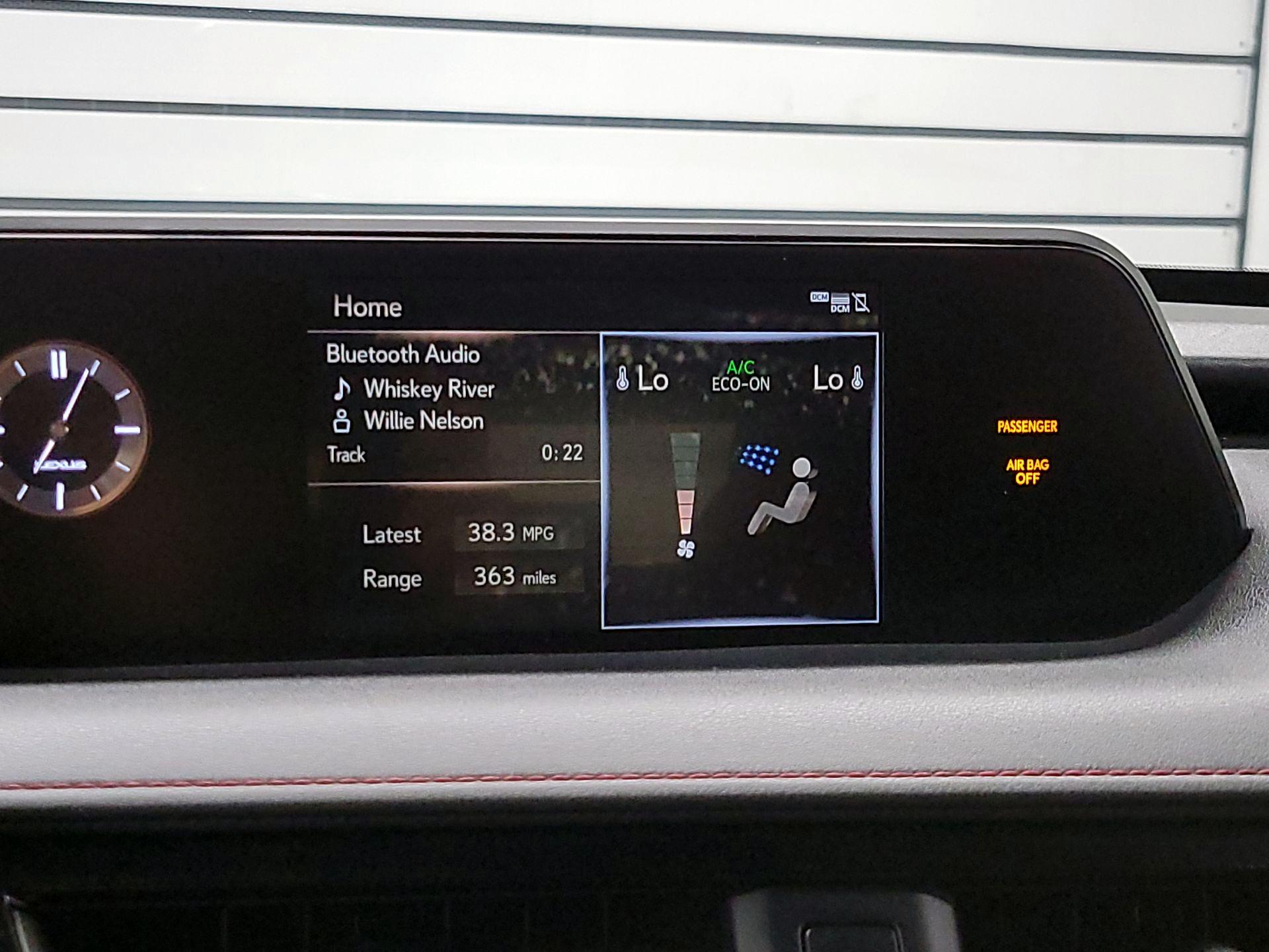 Thumbnail: 2020 Lexus UX - 14