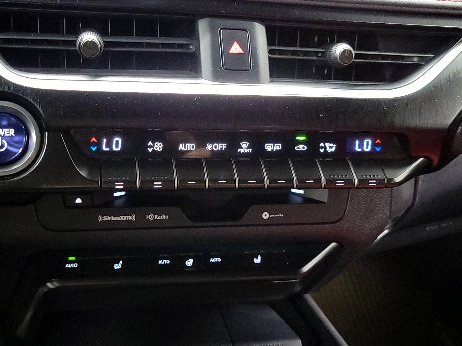 Thumbnail: 2020 Lexus UX - 15