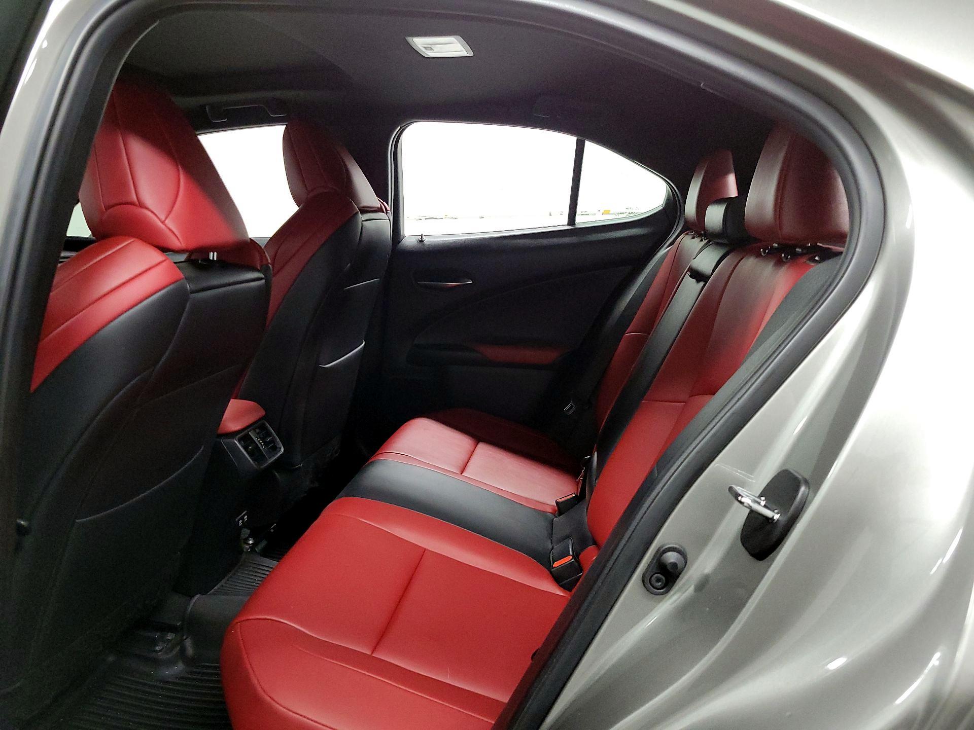 Thumbnail: 2020 Lexus UX - 17