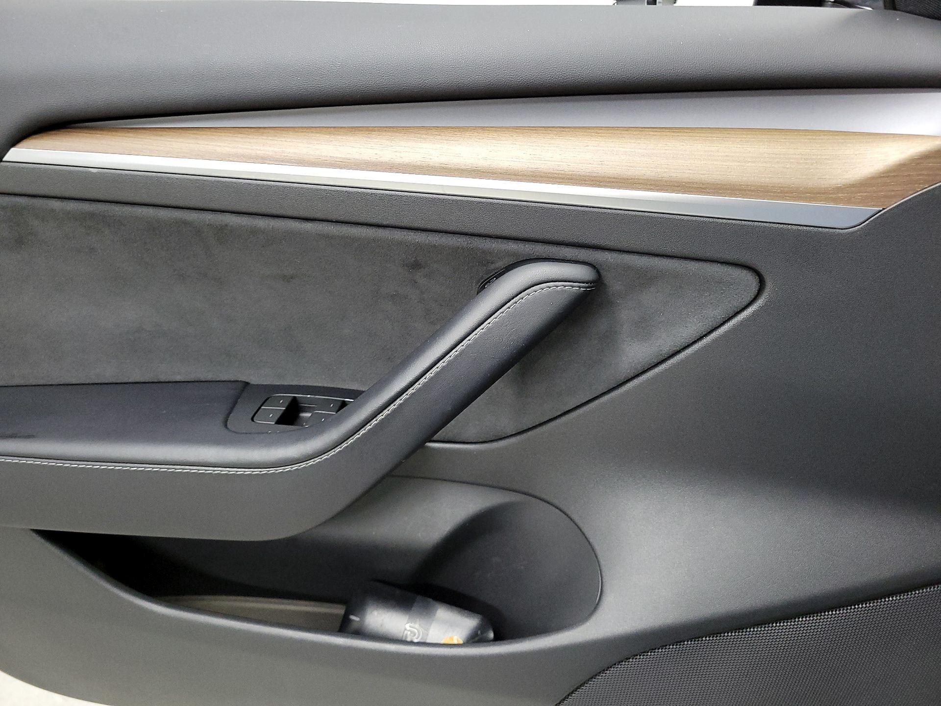 Thumbnail: 2022 Tesla Model 3 - 10