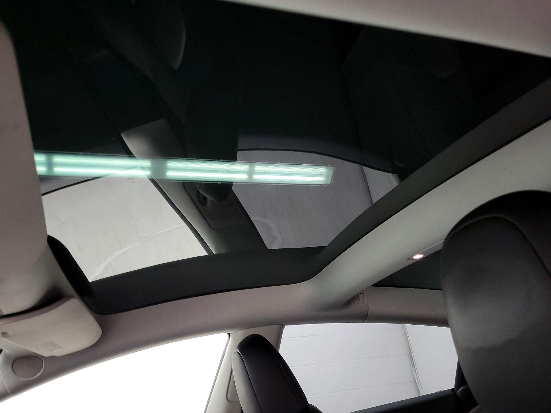 Thumbnail: 2022 Tesla Model 3 - 16