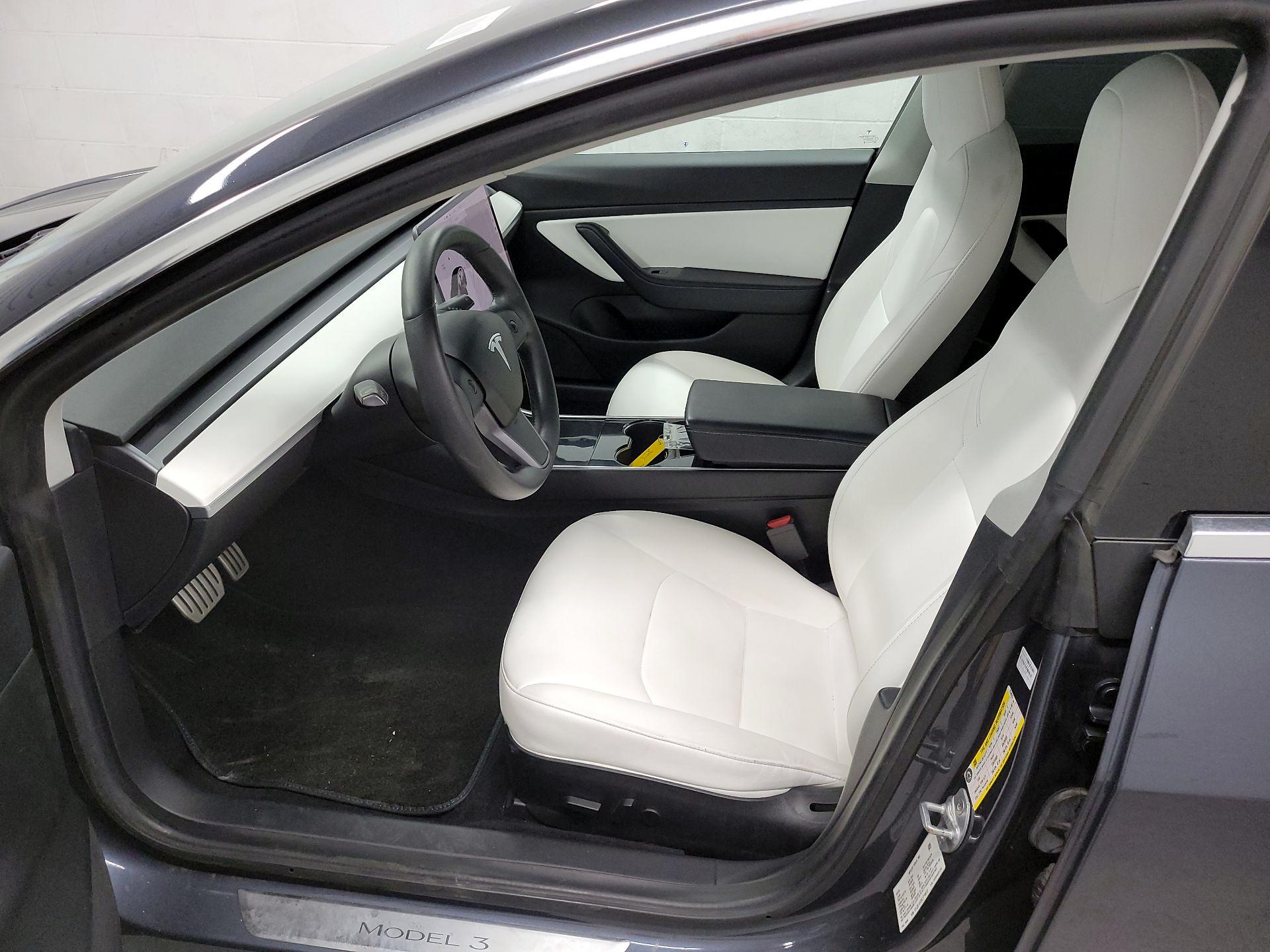 Thumbnail: 2020 Tesla Model 3 - 11