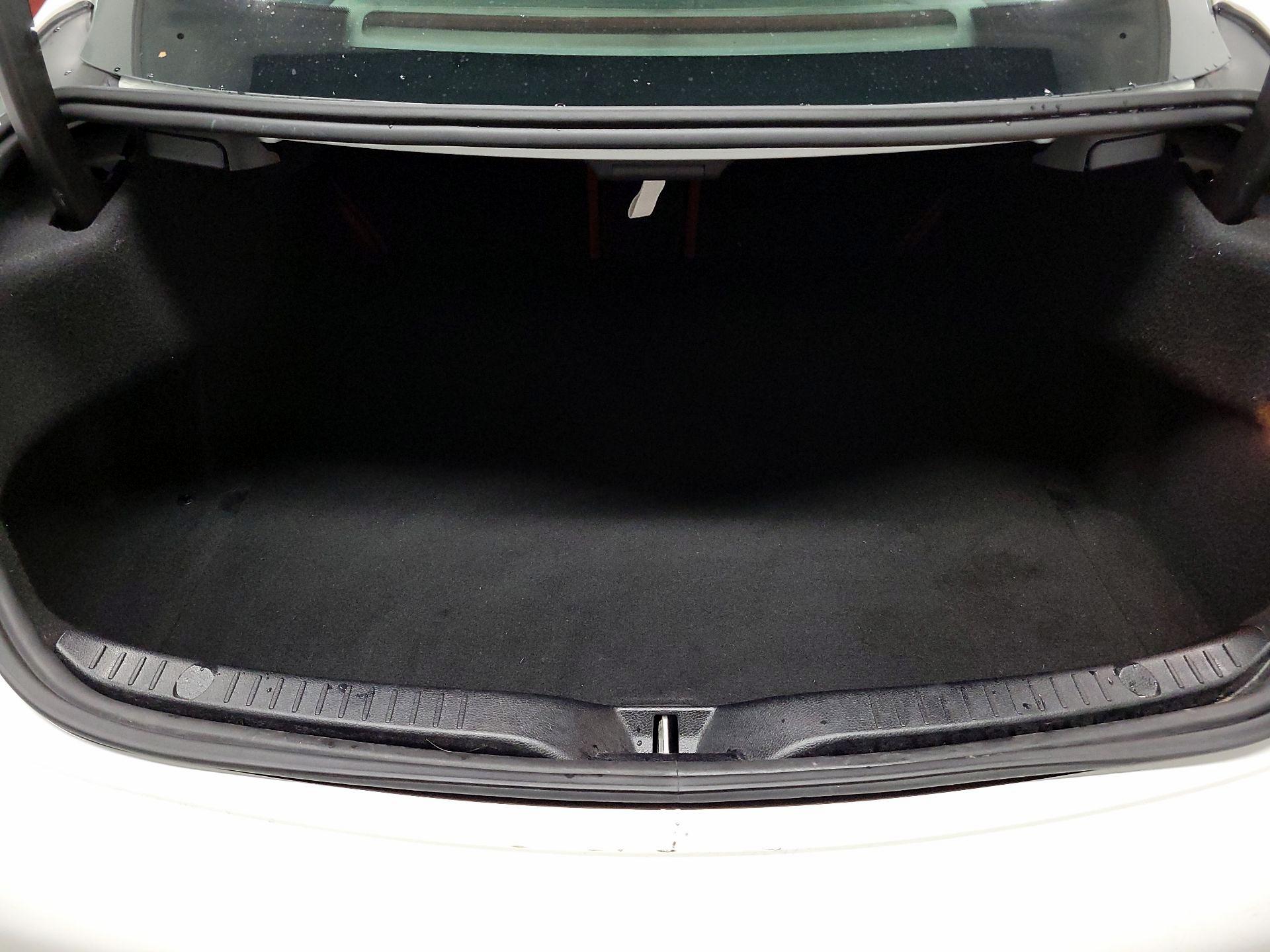 Thumbnail: 2019 Mercedes-Benz C-Class - 16