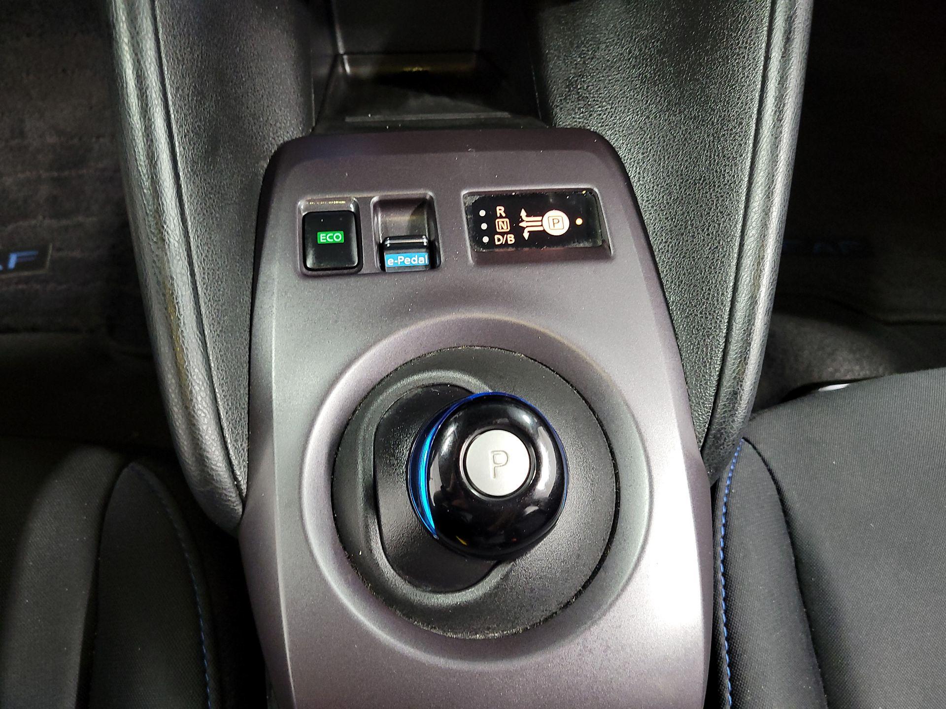 Thumbnail: 2022 Nissan Leaf - 15