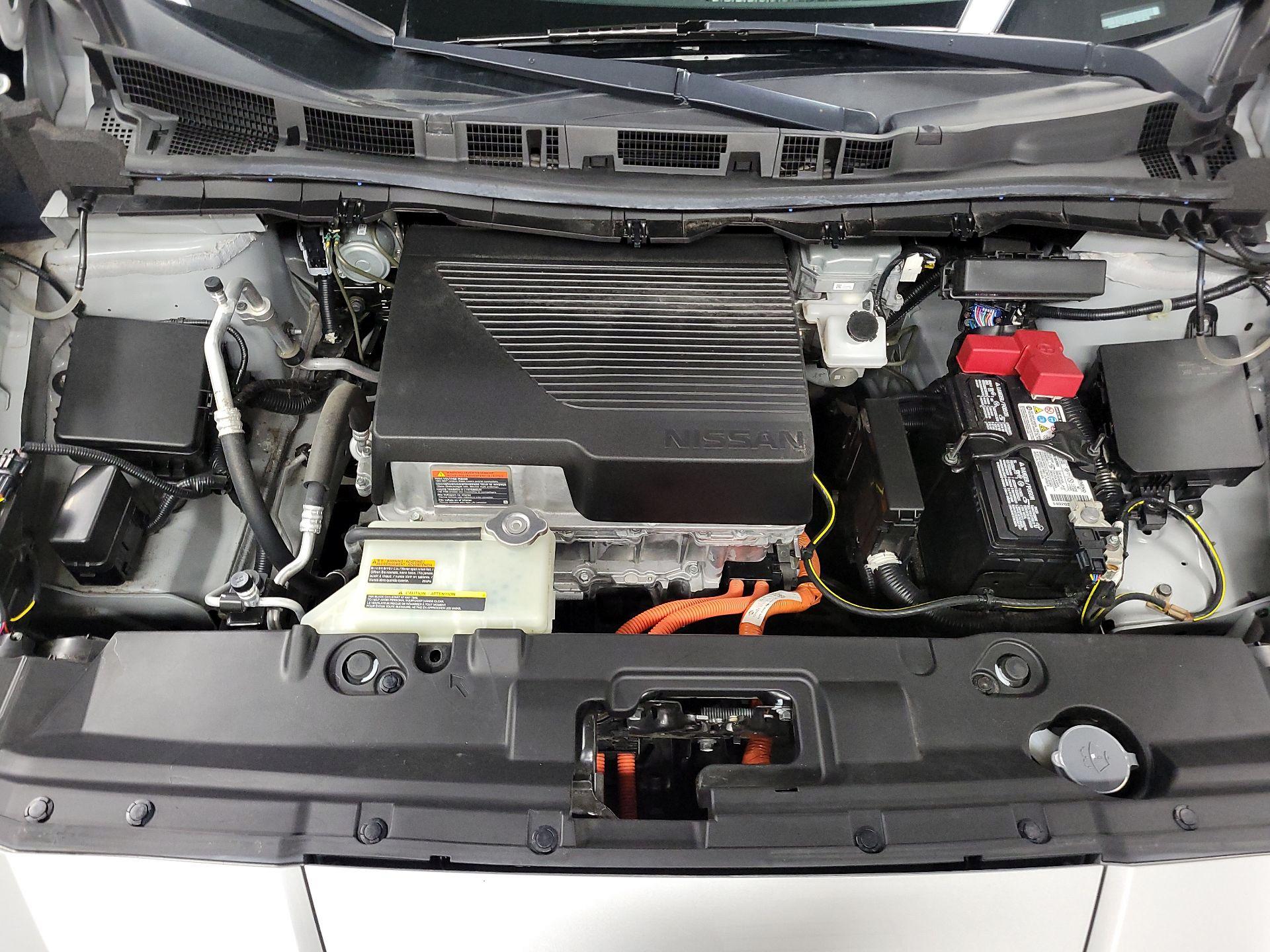 Thumbnail: 2022 Nissan Leaf - 18