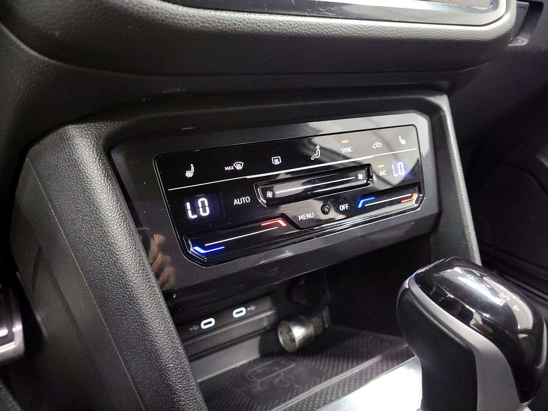 Thumbnail: 2023 Volkswagen Tiguan - 16