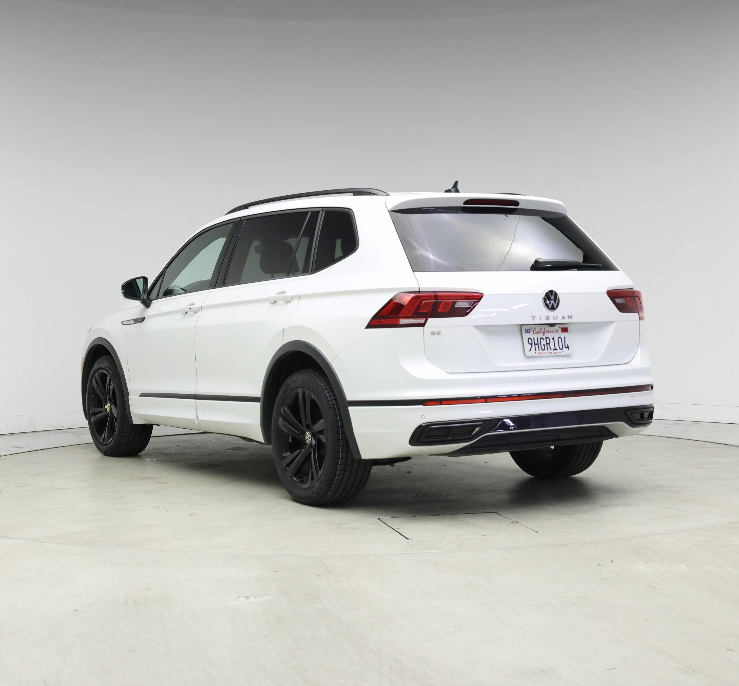 Thumbnail: 2023 Volkswagen Tiguan - 2