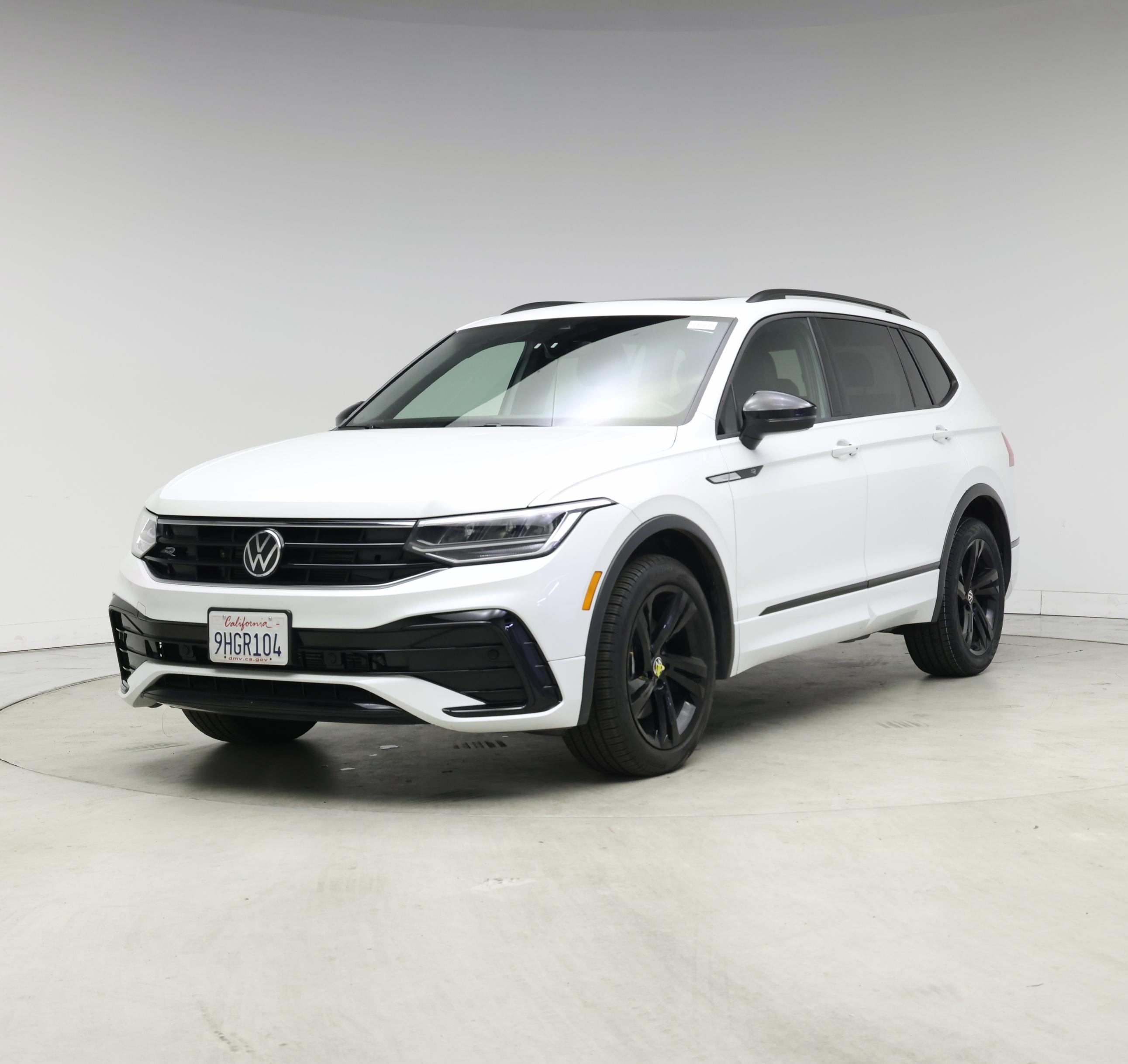 Thumbnail: 2023 Volkswagen Tiguan - 4