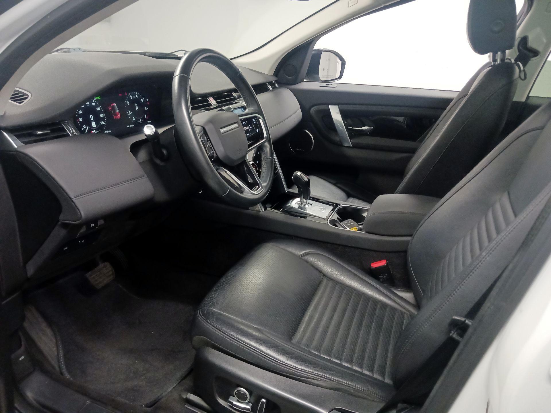 Thumbnail: 2021 Land Rover Discovery Sport - 9