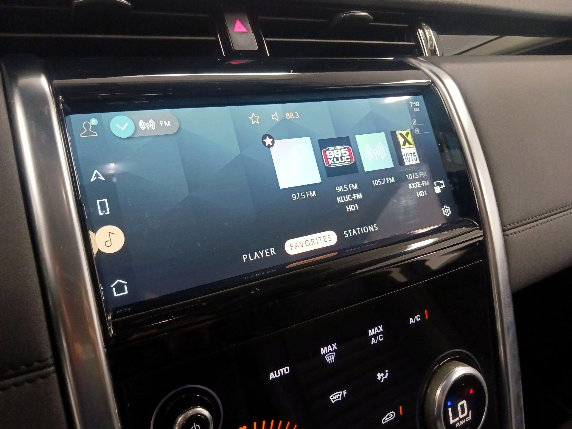 Thumbnail: 2021 Land Rover Discovery Sport - 12