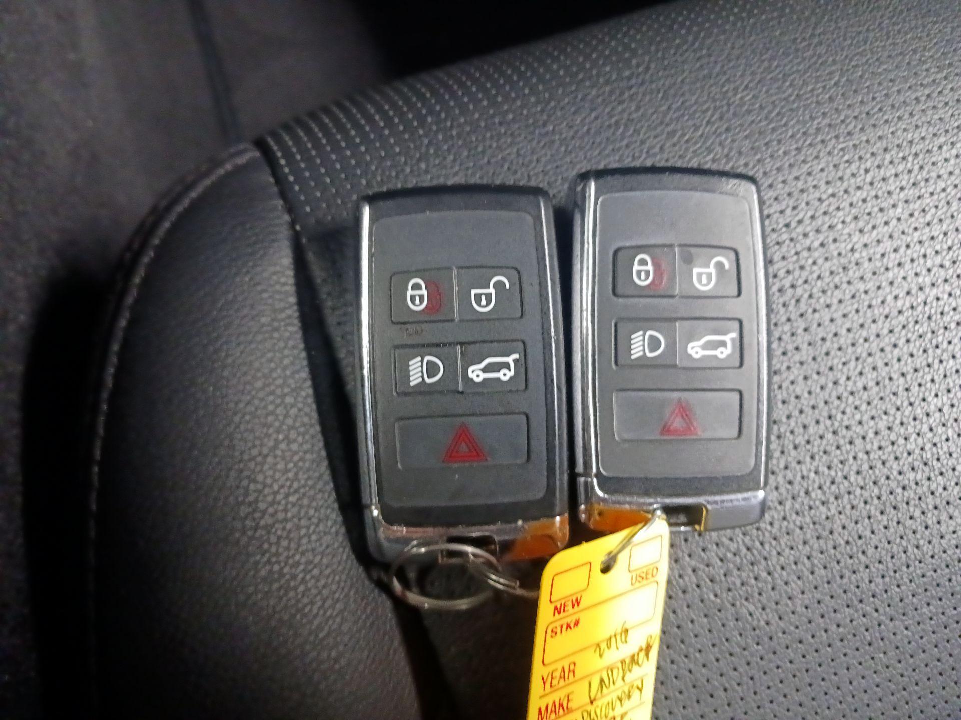 Thumbnail: 2021 Land Rover Discovery Sport - 18