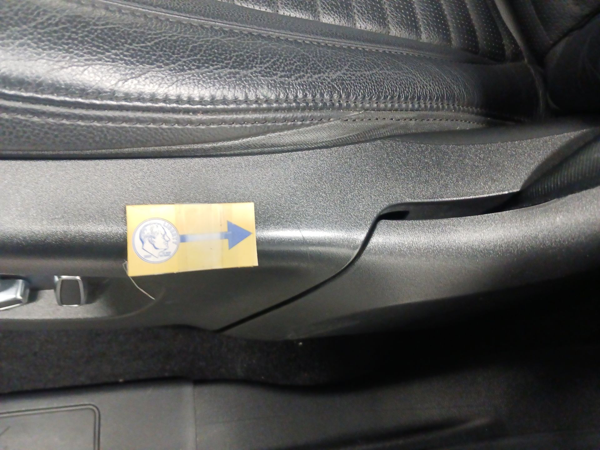 Thumbnail: 2021 Land Rover Discovery Sport - 19