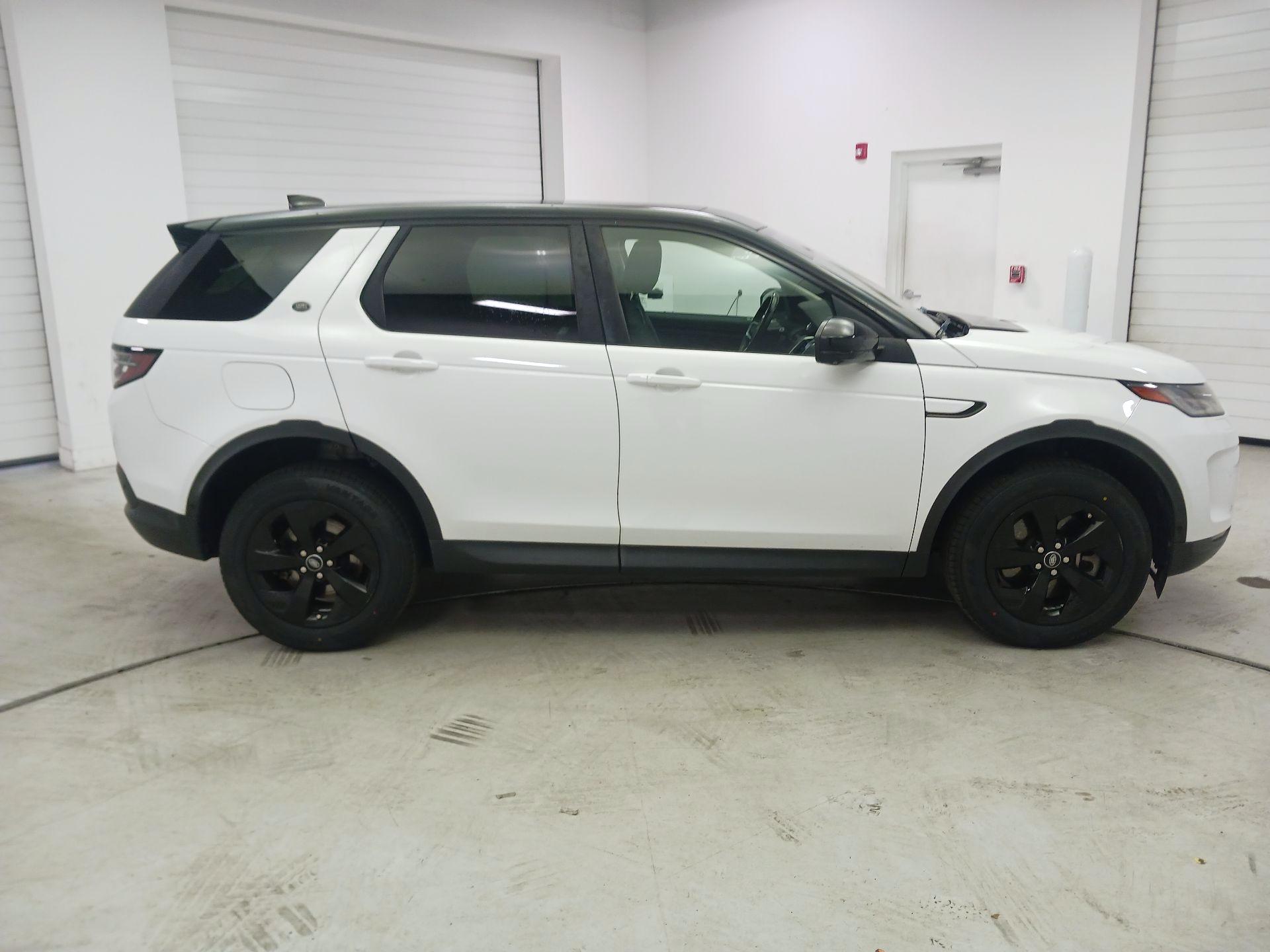 Thumbnail: 2021 Land Rover Discovery Sport - 4