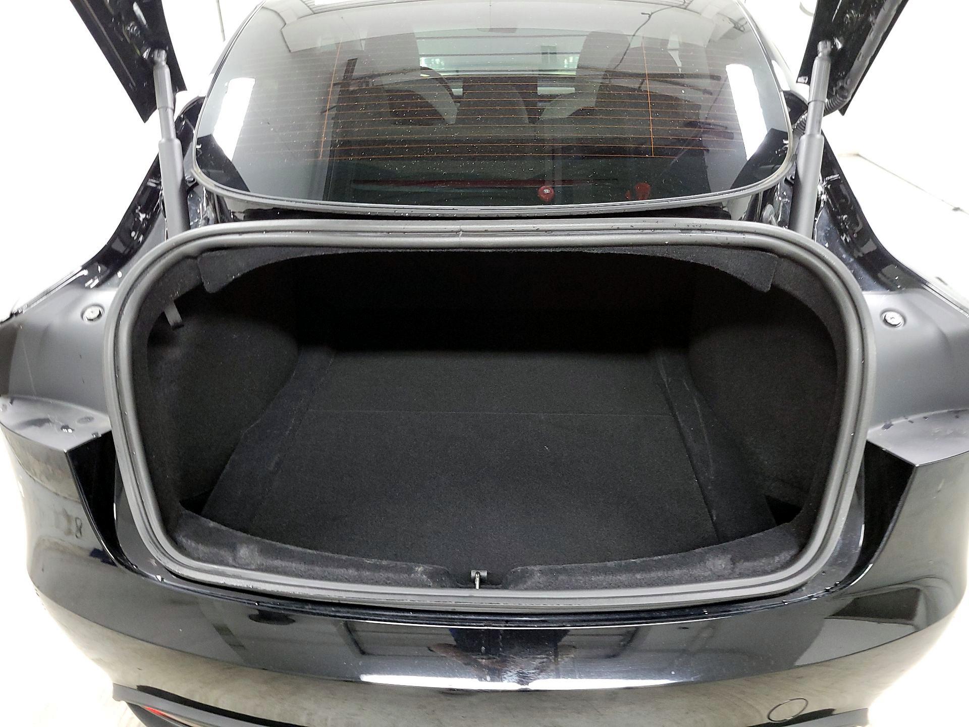 Thumbnail: 2024 Tesla Model 3 - 18