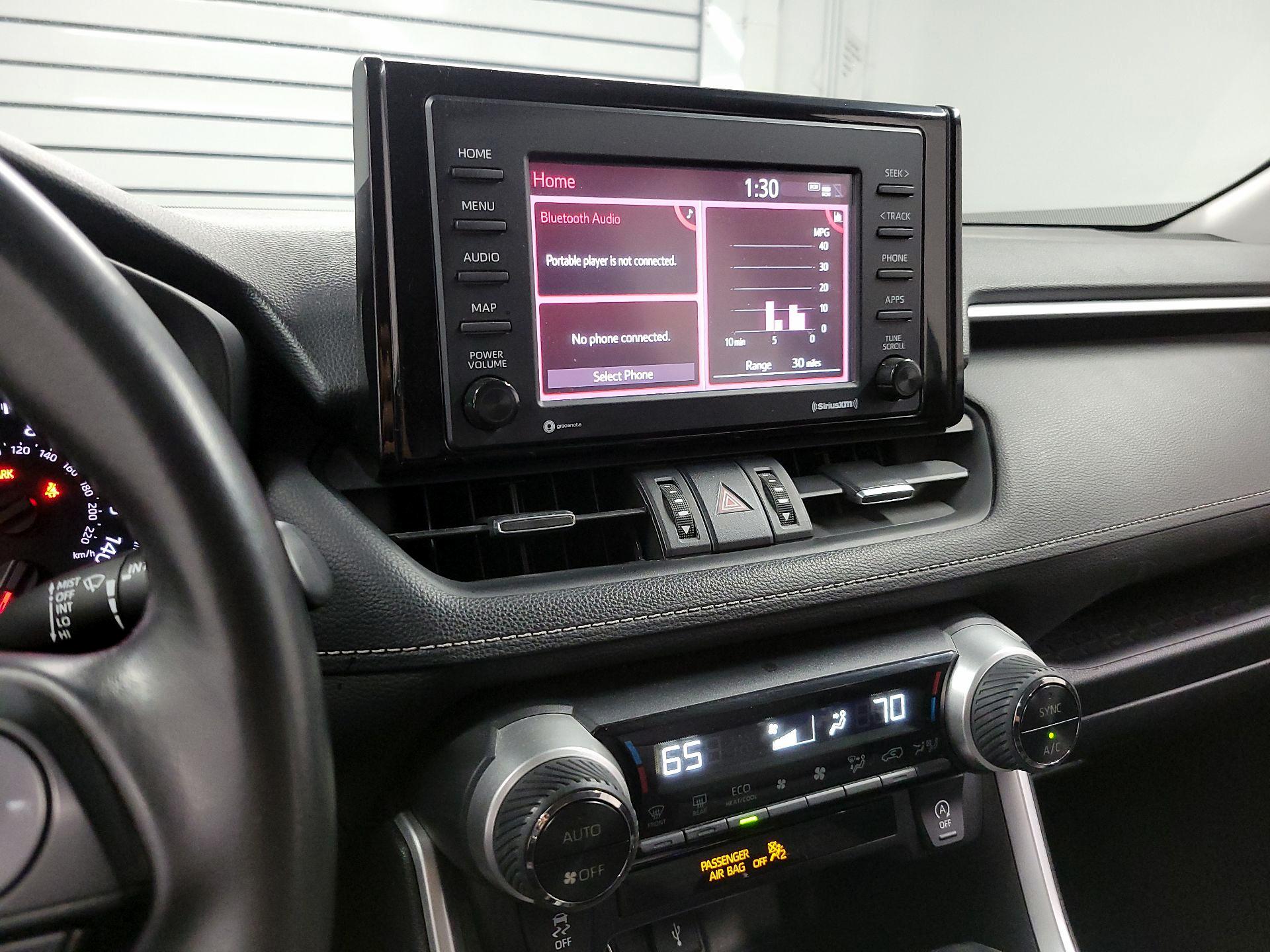 Thumbnail: 2020 Toyota RAV4 - 15