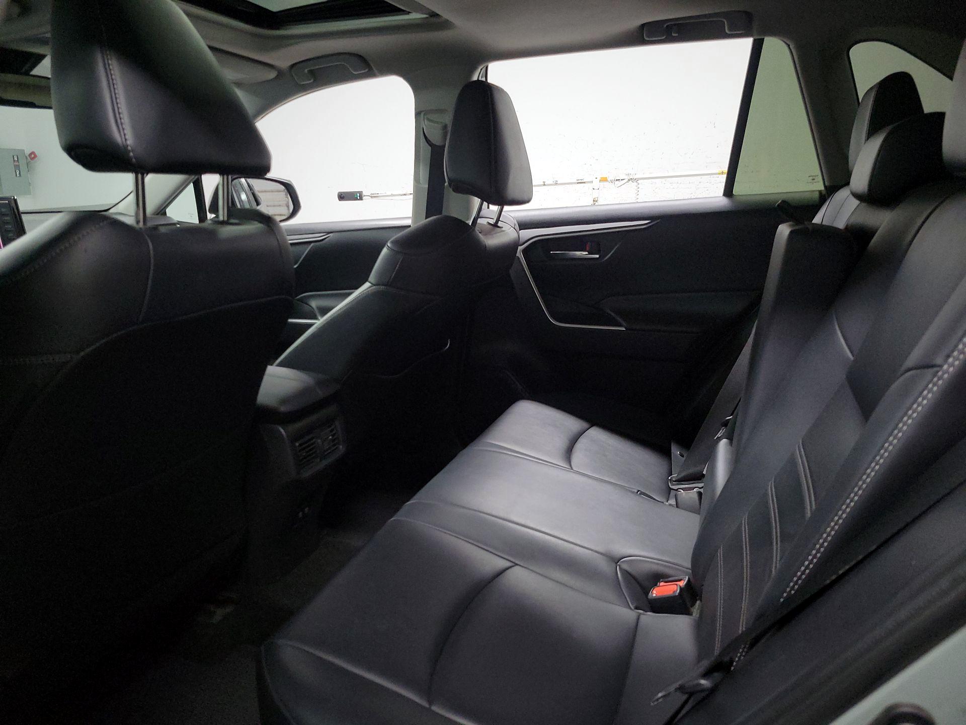 Thumbnail: 2020 Toyota RAV4 - 19