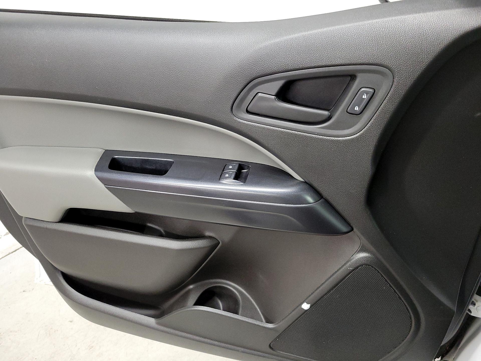 Thumbnail: 2022 Chevrolet Colorado - 12