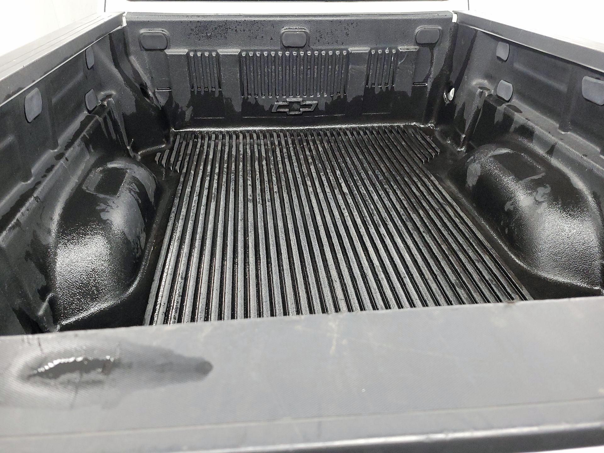 Thumbnail: 2022 Chevrolet Colorado - 19