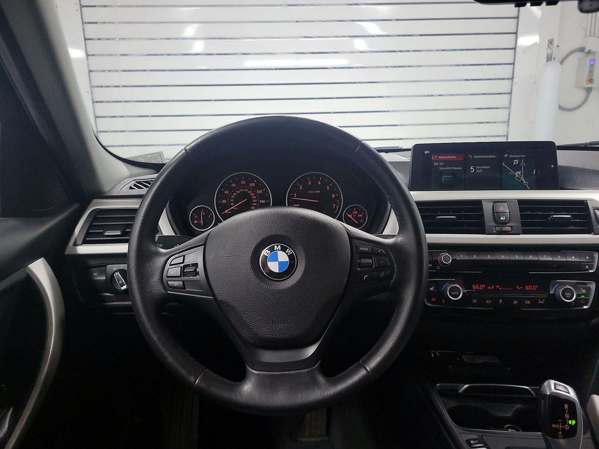 Thumbnail: 2018 BMW 3 Series - 10