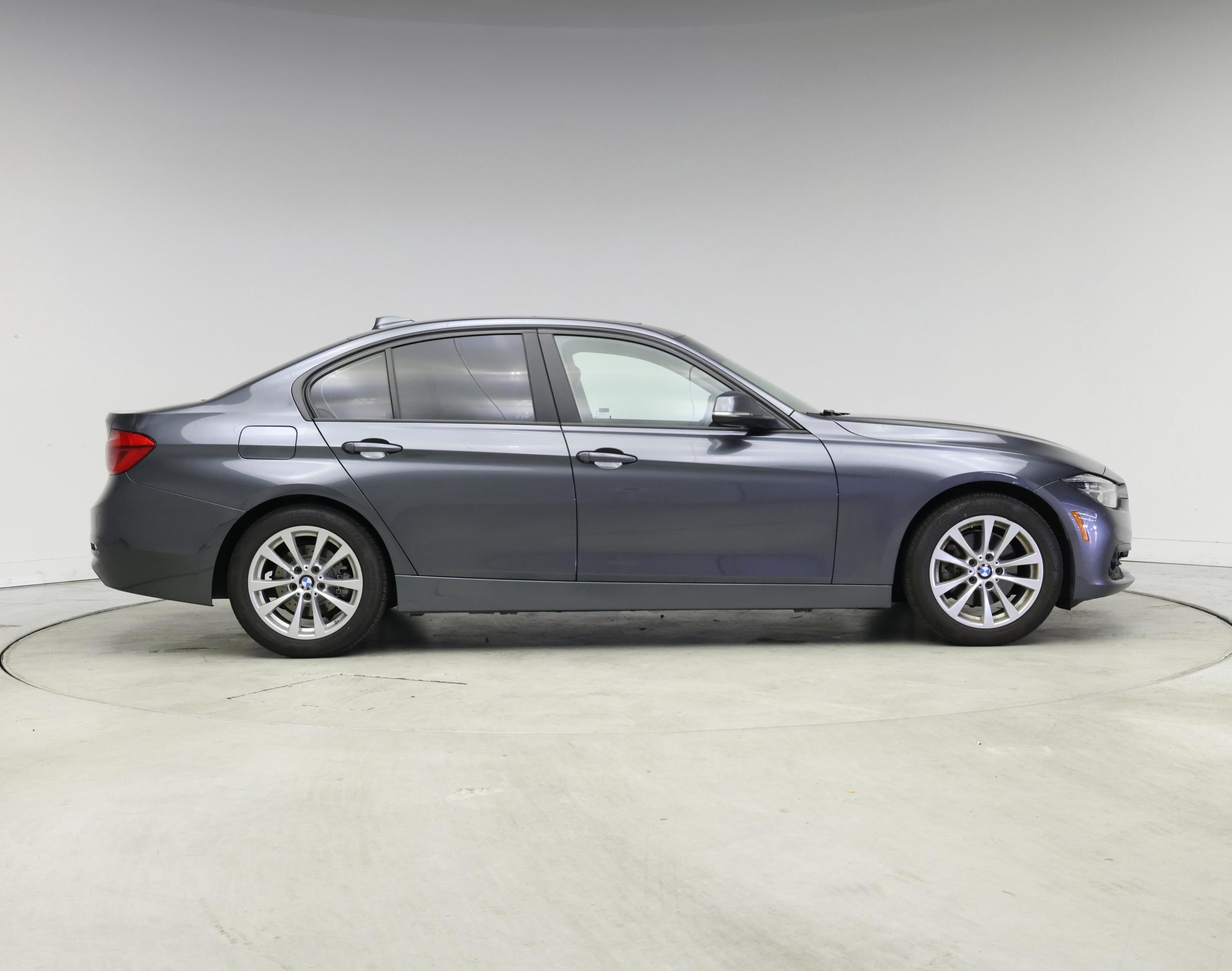 Thumbnail: 2018 BMW 3 Series - 7