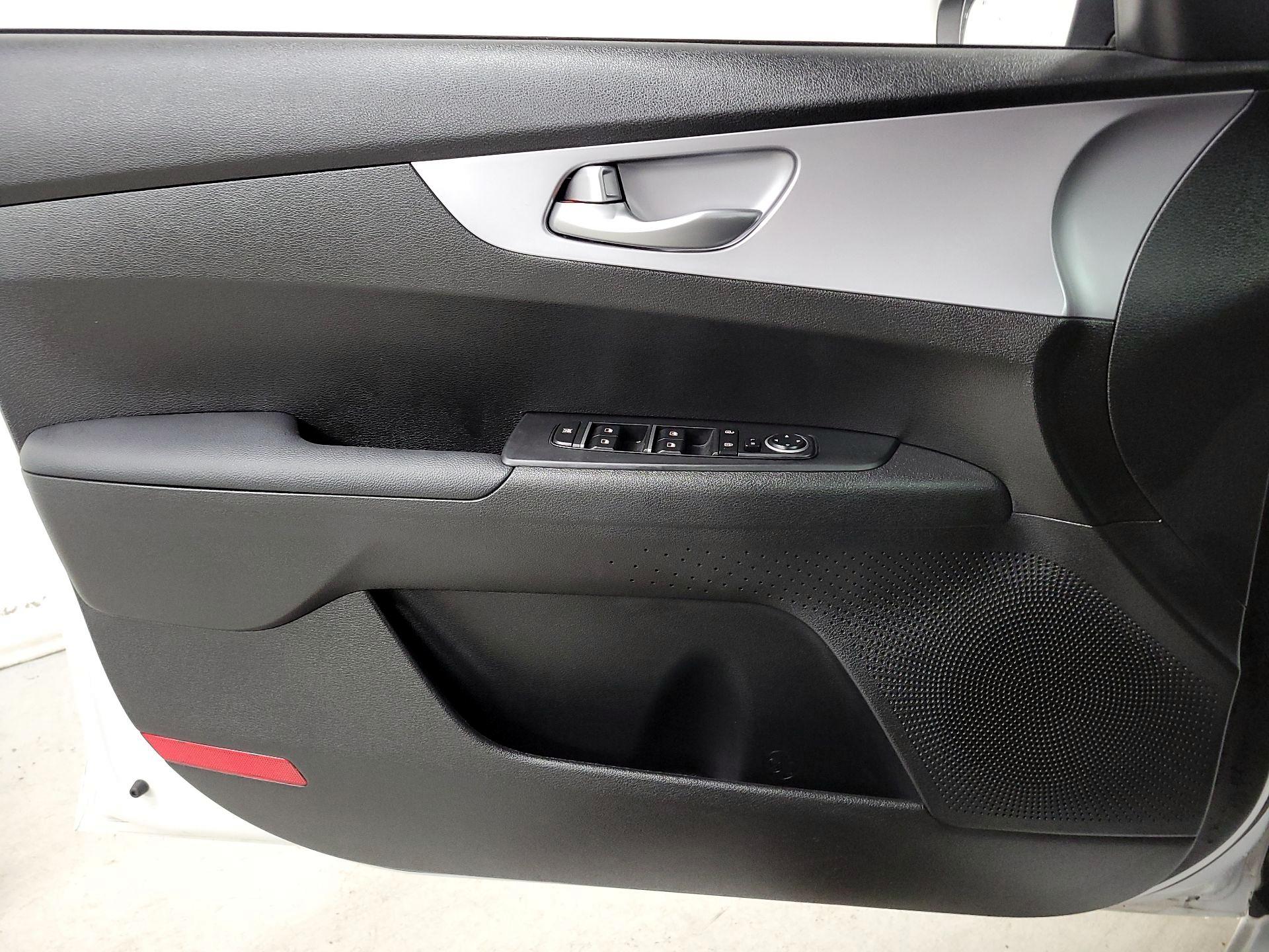 Thumbnail: 2024 Kia Forte - 12