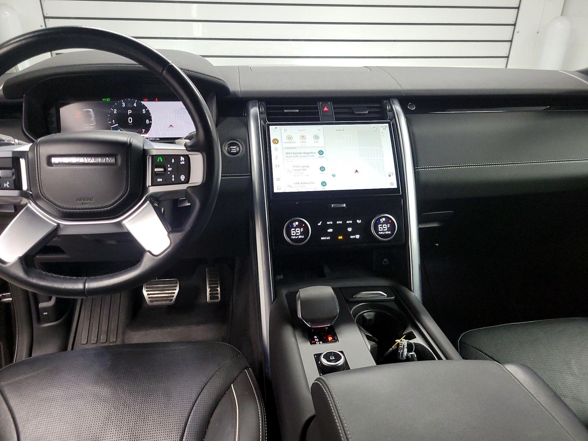 Thumbnail: 2023 Land Rover Discovery - 9